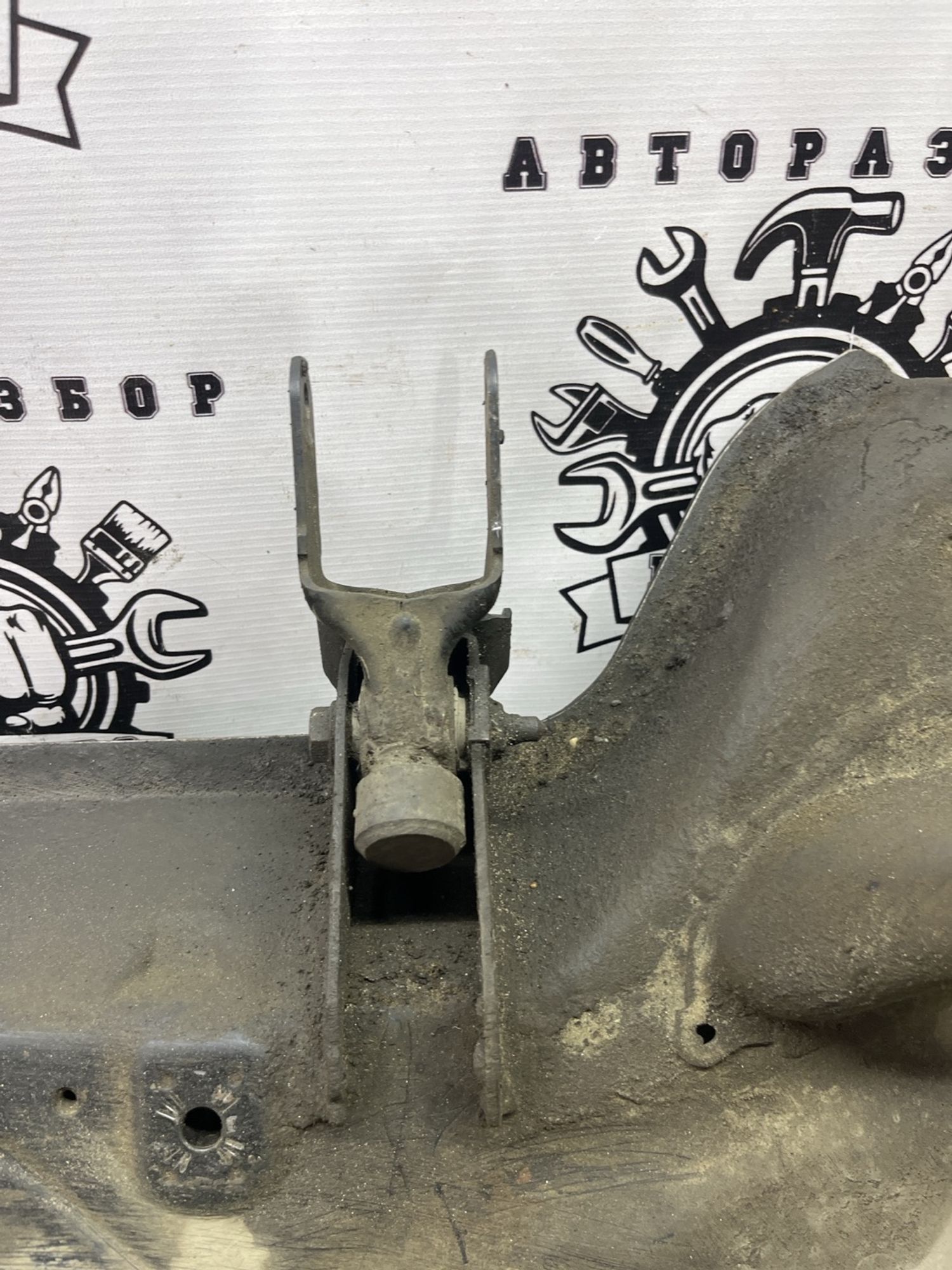 https://ycs.partsauto.market/partsauto-images/thmbs/userImages/cca1856e256b5441544f9aba03b424a6/part/852f65f1-1e8e-4af0-a950-93da626fbe32_1777895125439.jpg