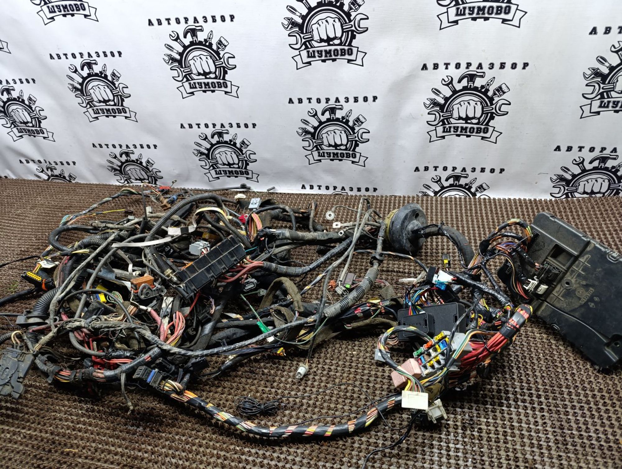 https://ycs.partsauto.market/partsauto-images/thmbs/userImages/cca1856e256b5441544f9aba03b424a6/part/89b97b3b-f324-4112-9d00-3d7debaf1e86_1745349212265.jpg