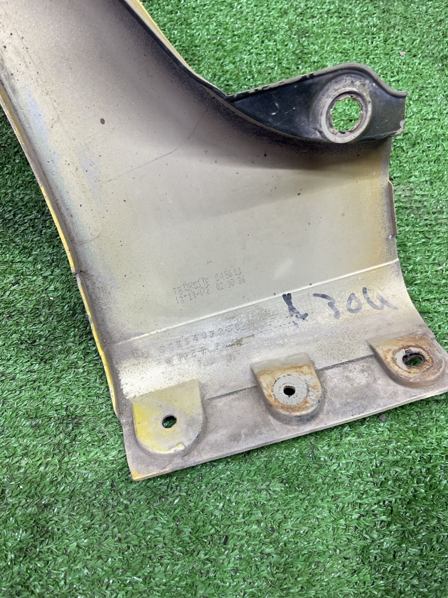 https://ycs.partsauto.market/partsauto-images/thmbs/userImages/cca1856e256b5441544f9aba03b424a6/part/8a2e96a8-18f6-4b08-82c3-c7fef7cdbc98_1777871522055.jpg