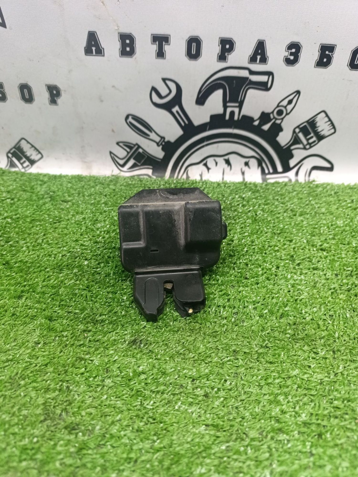 https://ycs.partsauto.market/partsauto-images/thmbs/userImages/cca1856e256b5441544f9aba03b424a6/part/8ab84479-235d-453a-a311-eaafce2b40cc_1789117411945.jpg