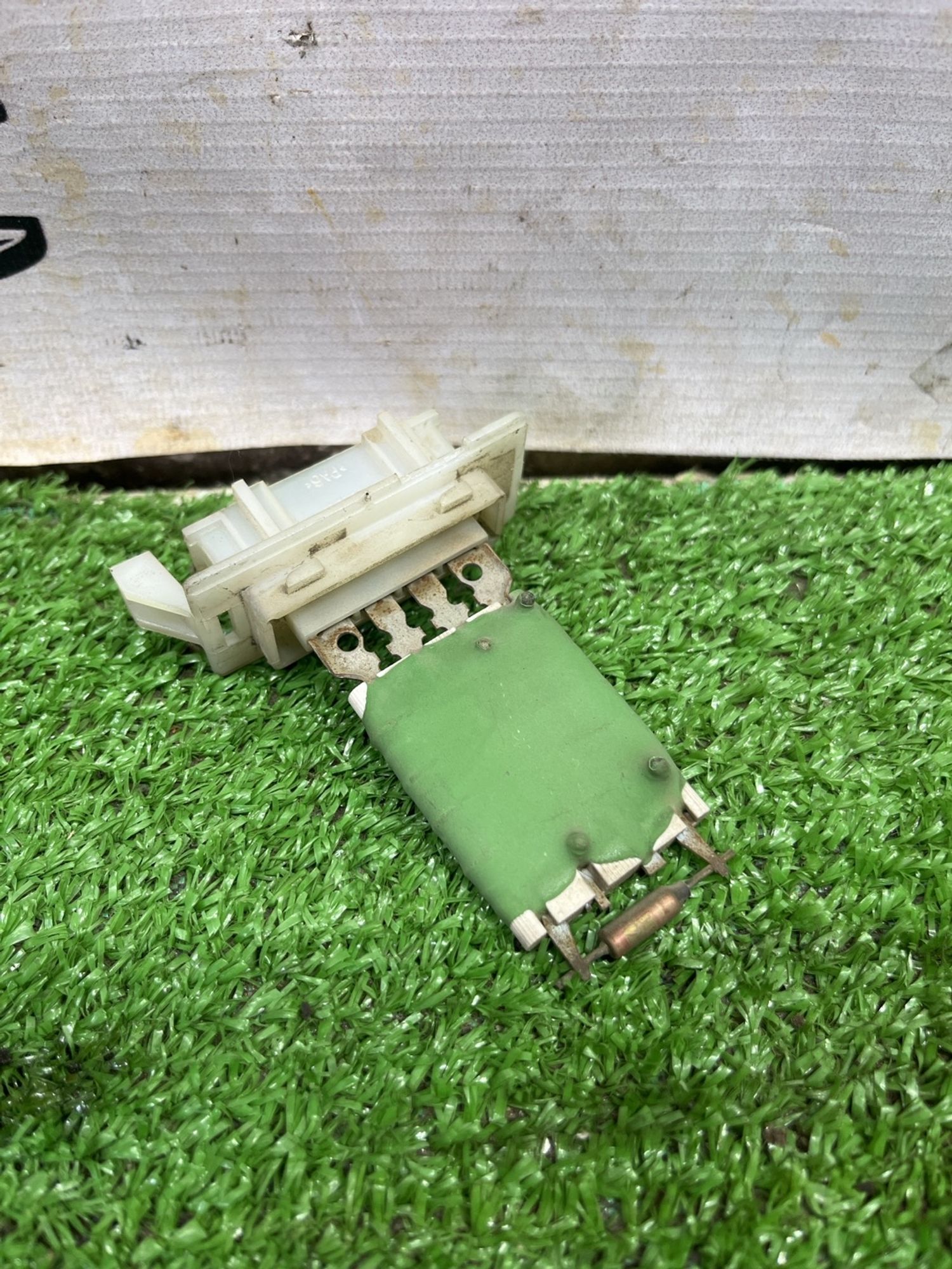 https://ycs.partsauto.market/partsauto-images/thmbs/userImages/cca1856e256b5441544f9aba03b424a6/part/8bf374ad-4f6c-4bba-9ca4-422e3aa61be6_1774863996661.jpg