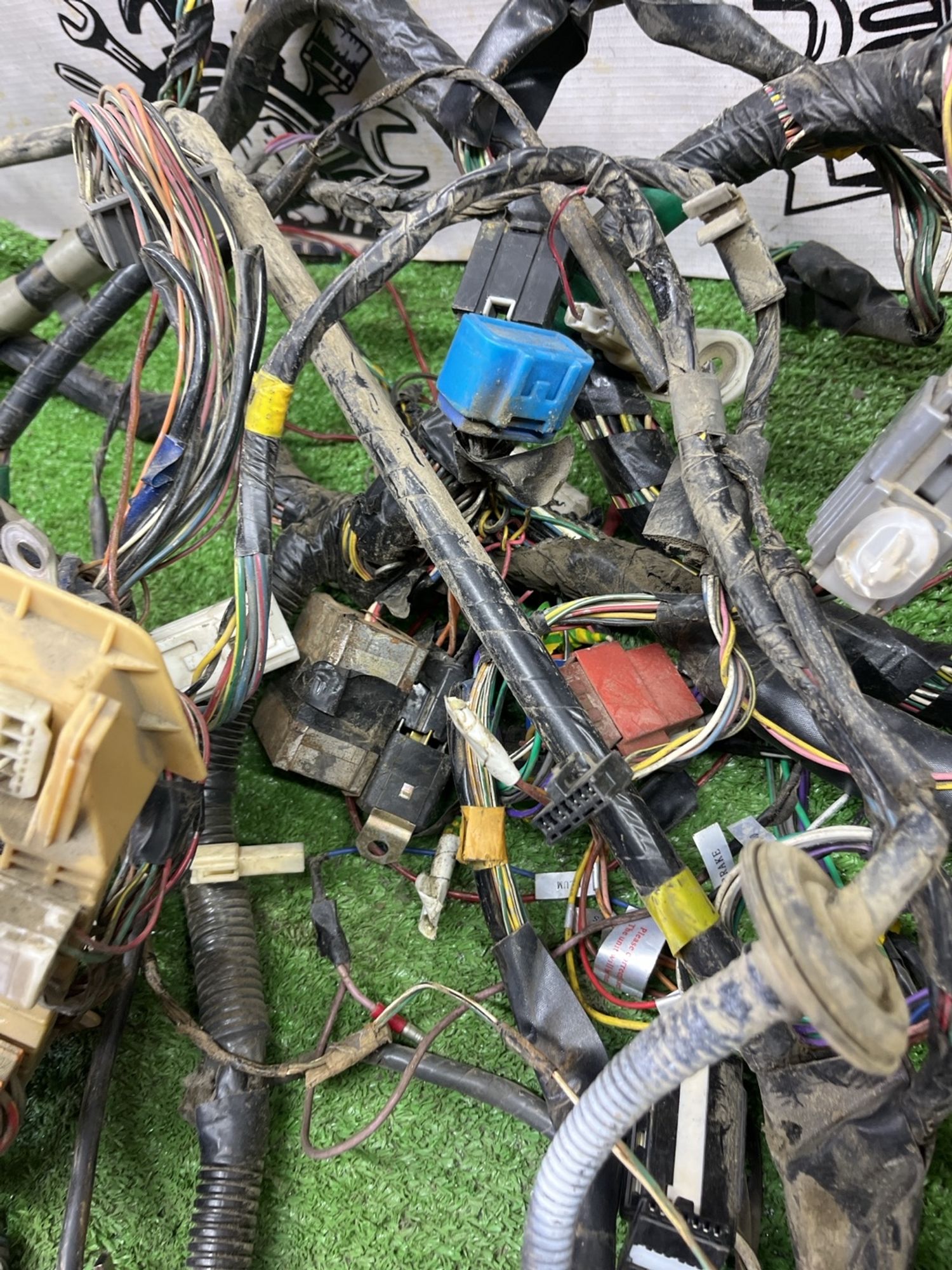 https://ycs.partsauto.market/partsauto-images/thmbs/userImages/cca1856e256b5441544f9aba03b424a6/part/8e259581-0042-4c83-a2e1-70200d55dffb_1775642894016.jpg