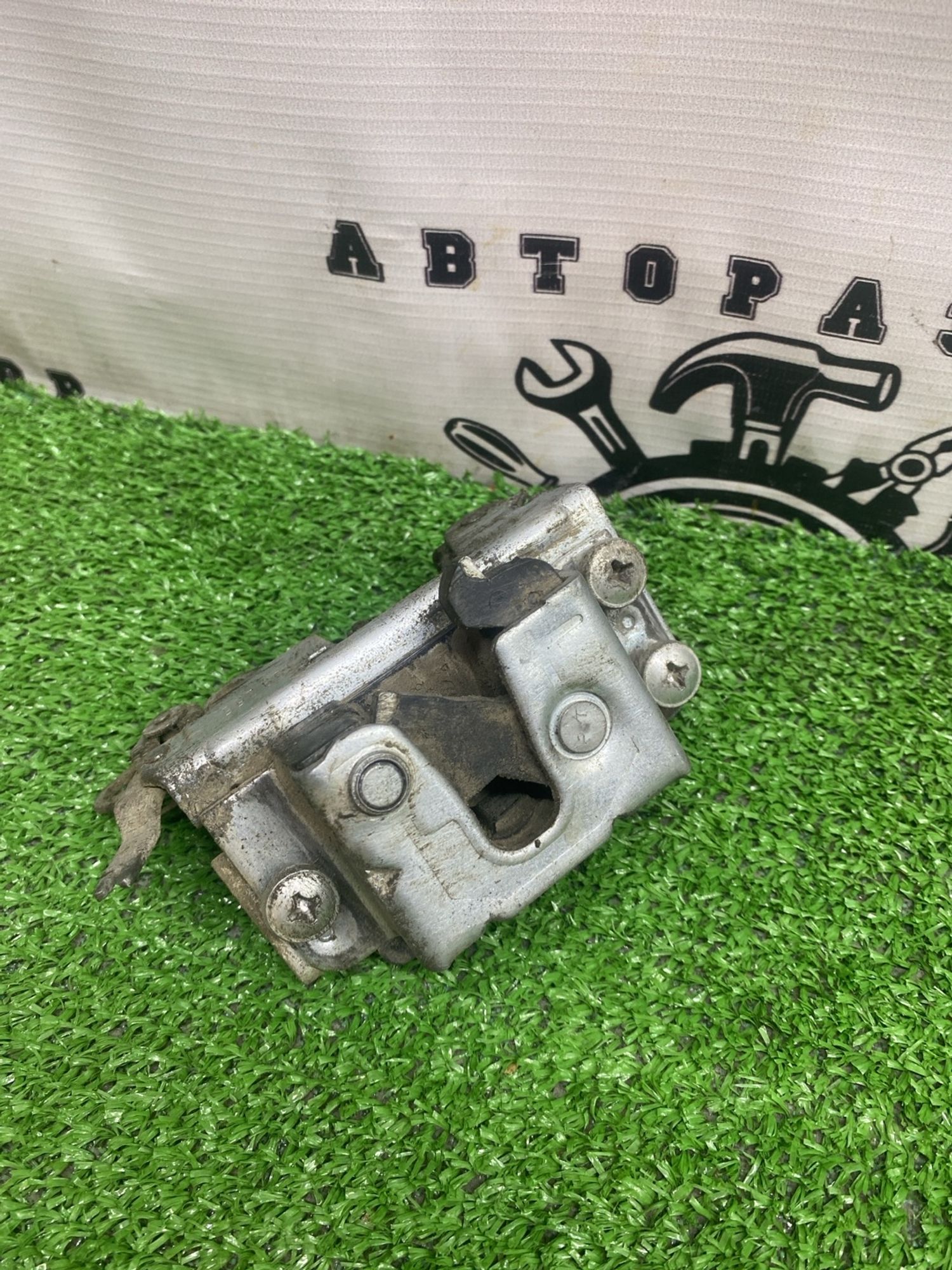 https://ycs.partsauto.market/partsauto-images/thmbs/userImages/cca1856e256b5441544f9aba03b424a6/part/8f0ee774-766a-485b-8de0-864aa1cc77dc_1780466879368.jpg