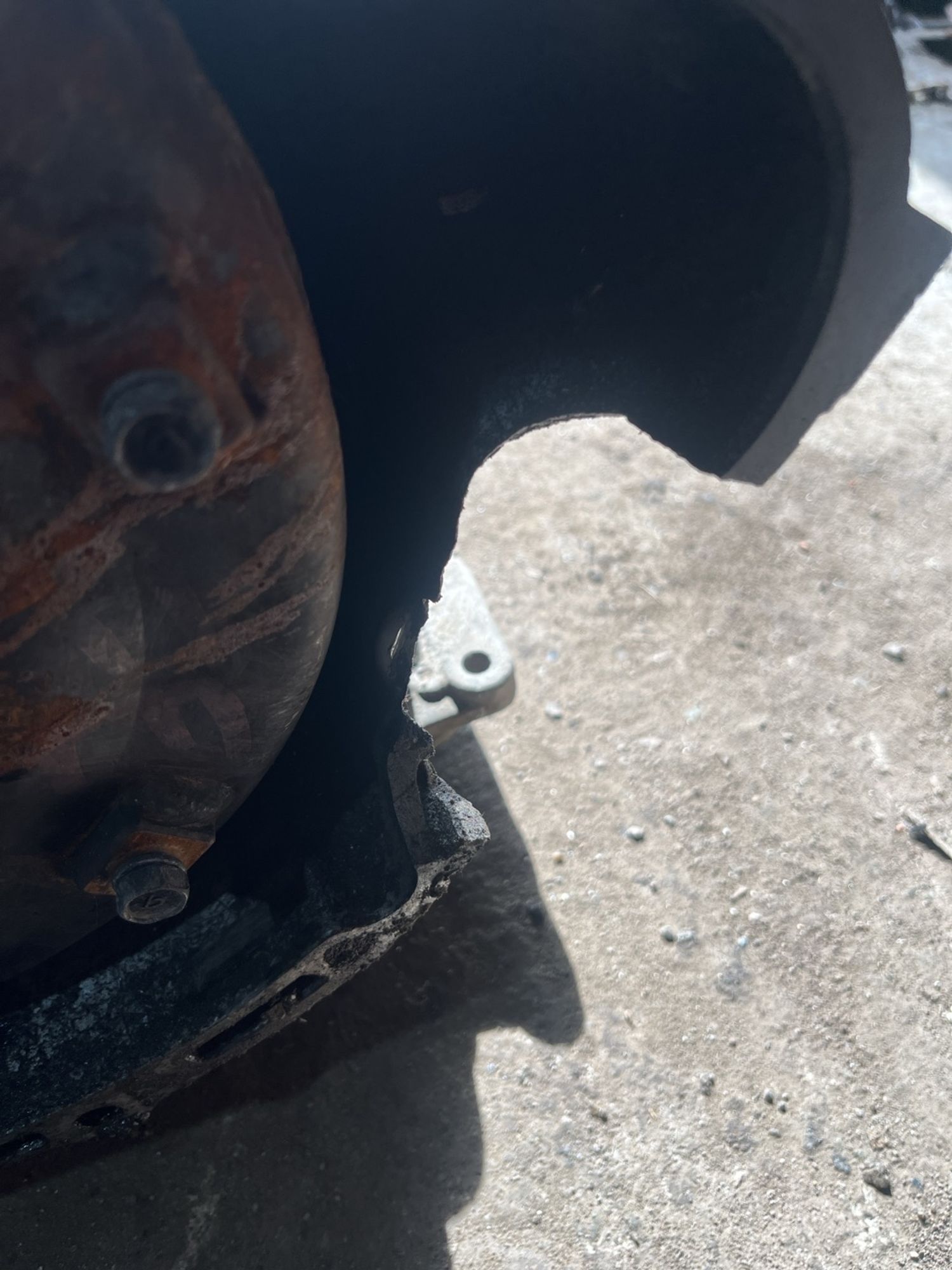 https://ycs.partsauto.market/partsauto-images/thmbs/userImages/cca1856e256b5441544f9aba03b424a6/part/8ff6ed00-6030-4191-8352-07e01b82f961_1778734147657.jpg