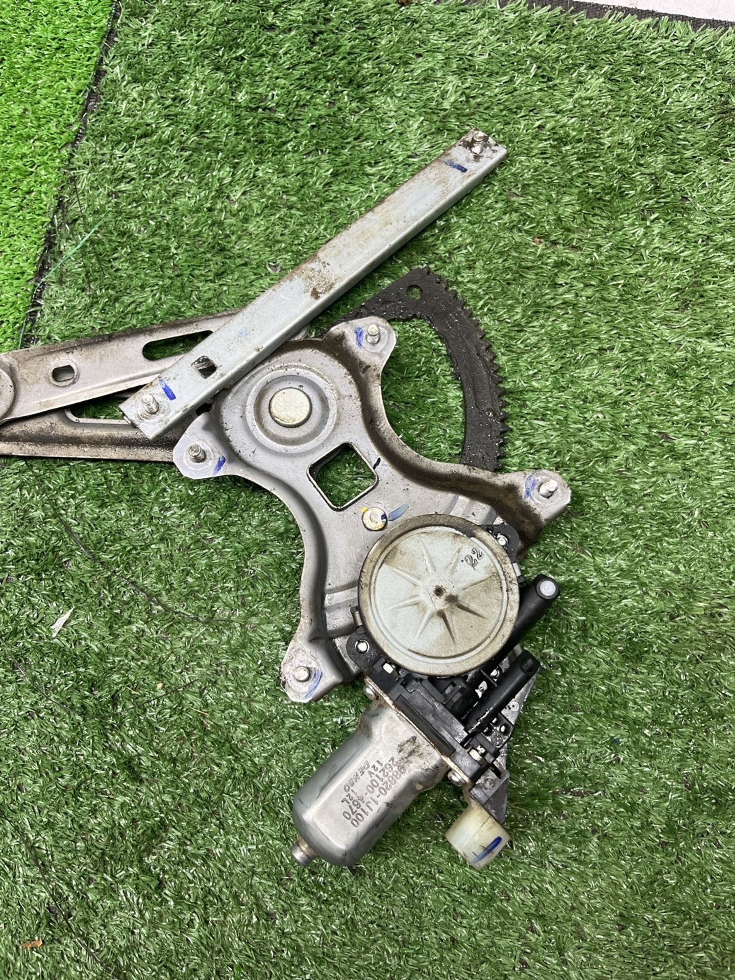 https://ycs.partsauto.market/partsauto-images/thmbs/userImages/cca1856e256b5441544f9aba03b424a6/part/9061a9f0-57c2-4b1f-a35f-01182b0d9165_1782630700767.jpg