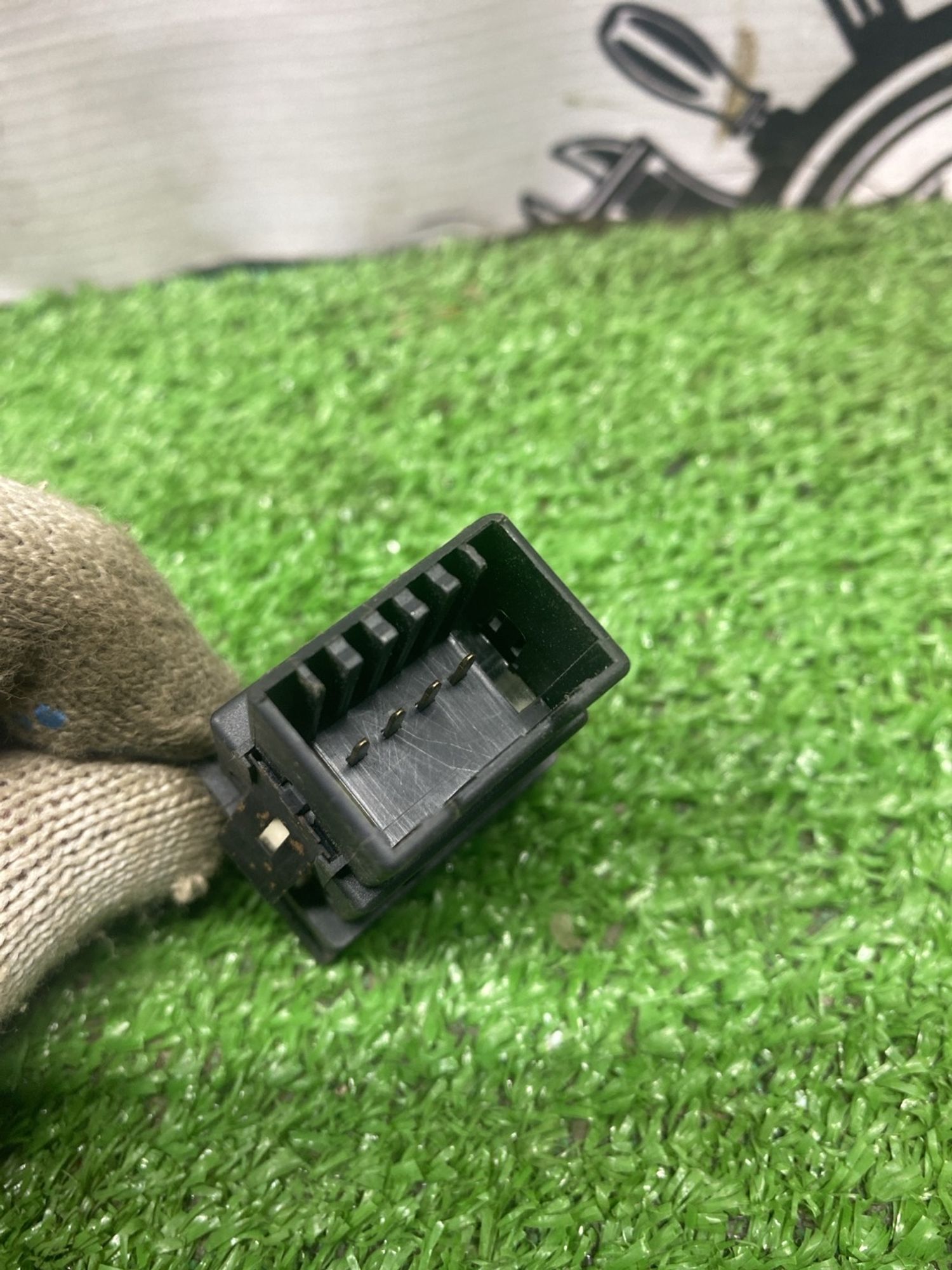 https://ycs.partsauto.market/partsauto-images/thmbs/userImages/cca1856e256b5441544f9aba03b424a6/part/958147fe-234e-47ac-b4fc-ad7fee8e1810_1777277045173.jpg