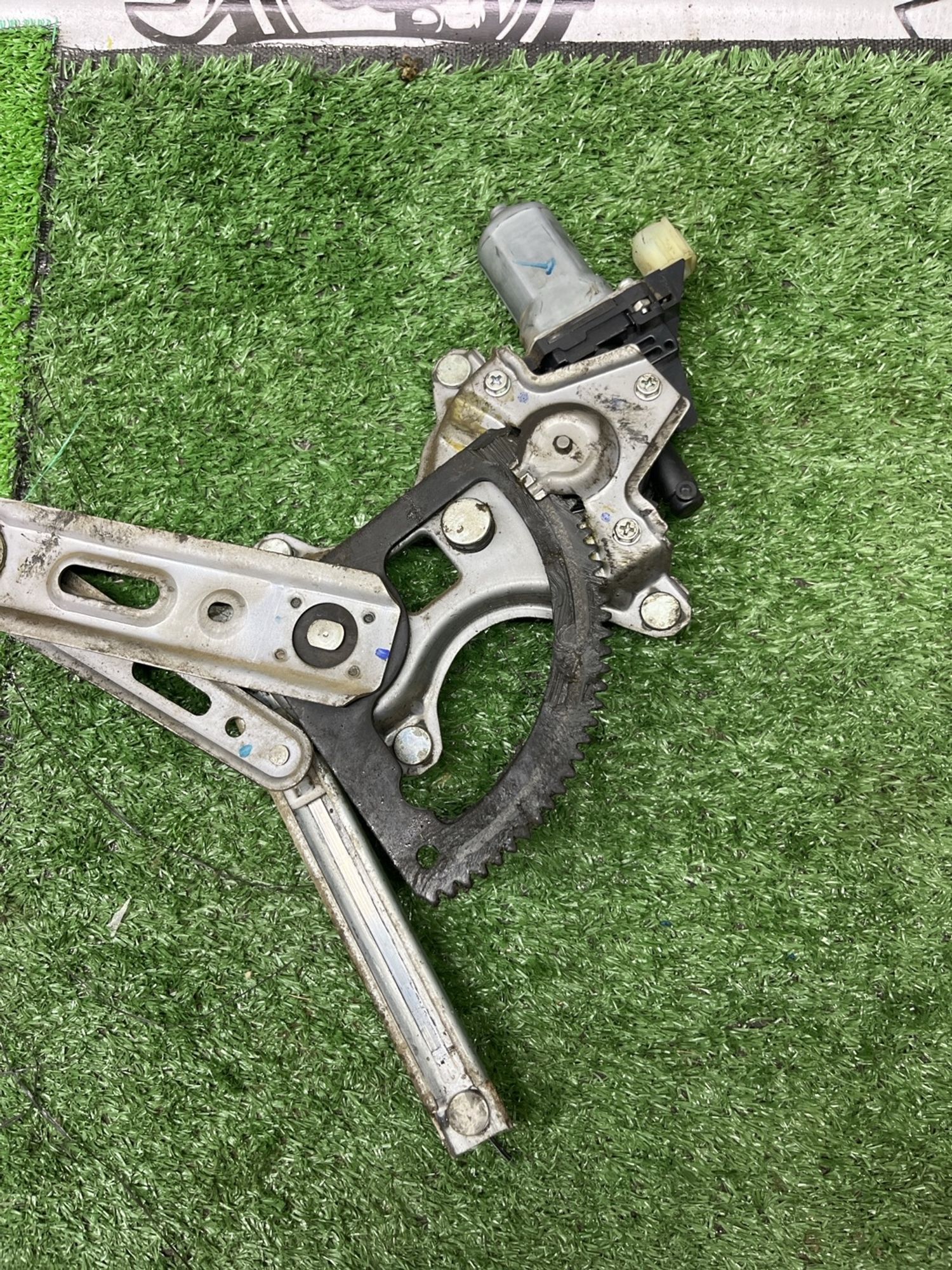 https://ycs.partsauto.market/partsauto-images/thmbs/userImages/cca1856e256b5441544f9aba03b424a6/part/980896f3-2067-4f5e-b640-fedaffceb6dc_1782630922470.jpg