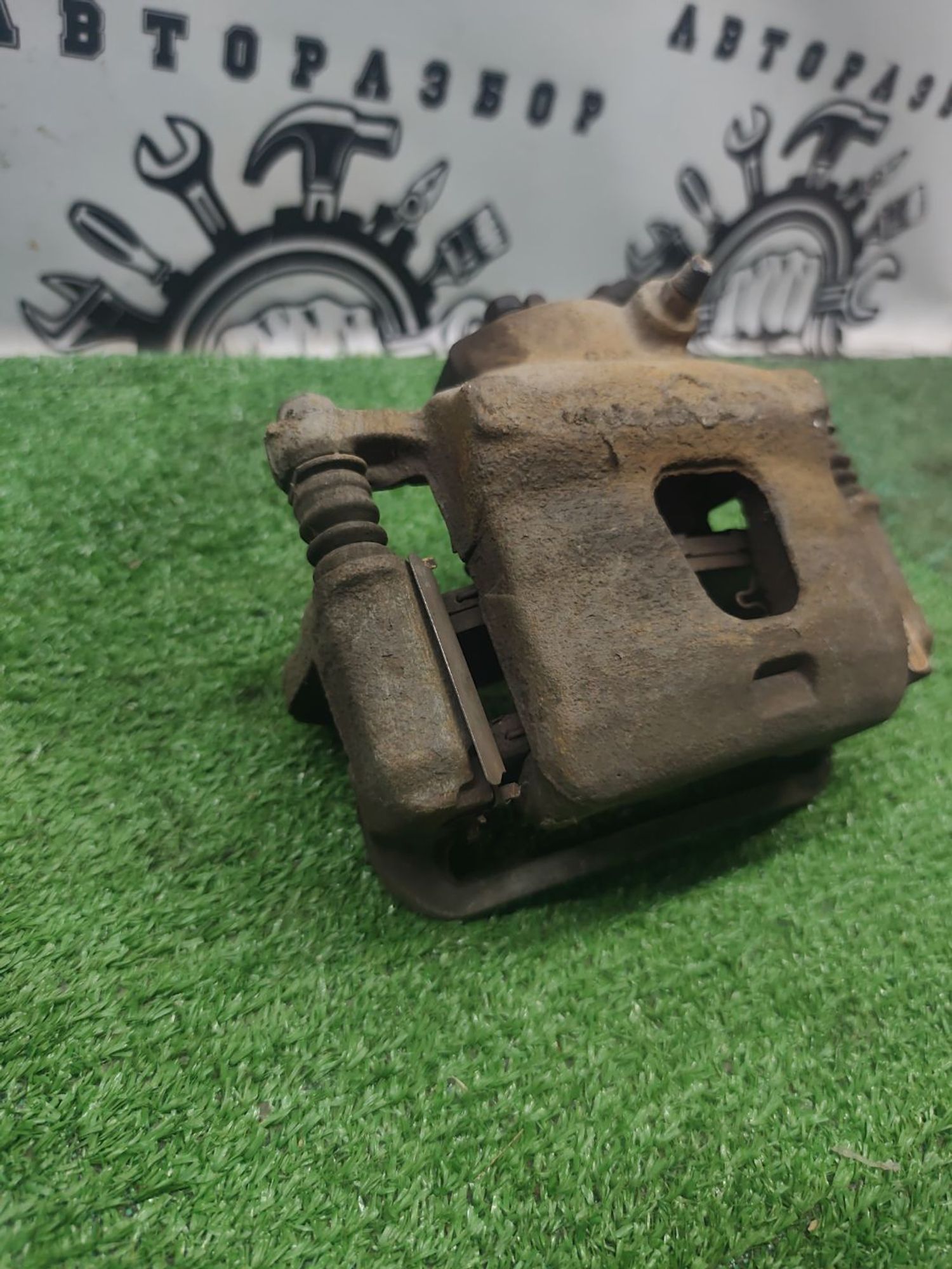 https://ycs.partsauto.market/partsauto-images/thmbs/userImages/cca1856e256b5441544f9aba03b424a6/part/980d8cd5-8268-464b-82c1-ec0c01d11814_1789380468393.jpg