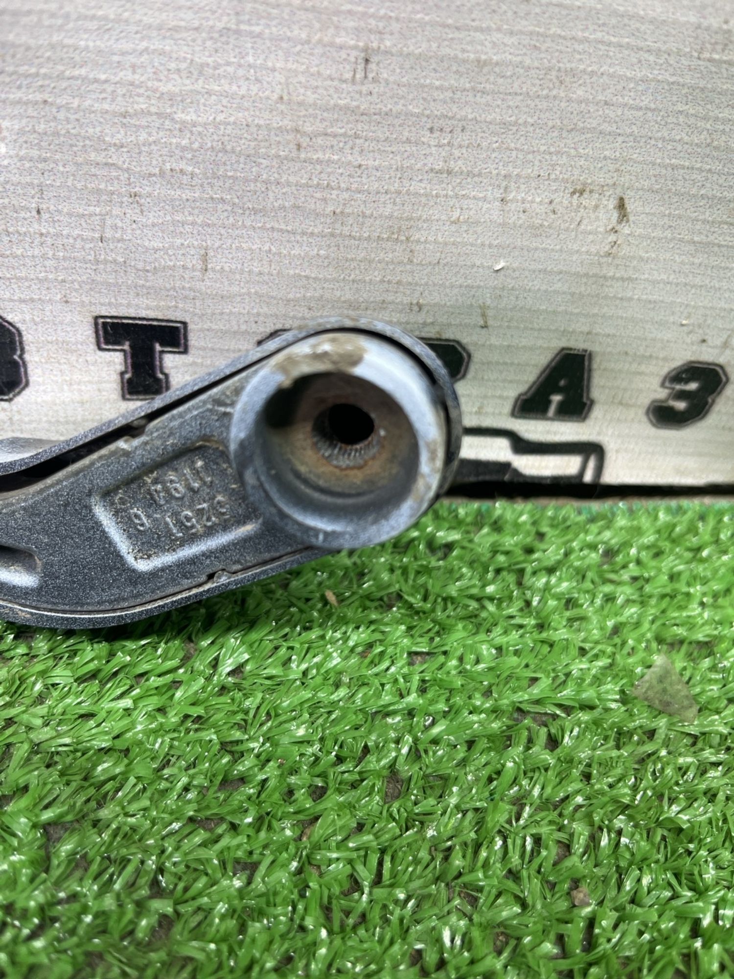 https://ycs.partsauto.market/partsauto-images/thmbs/userImages/cca1856e256b5441544f9aba03b424a6/part/981b95b5-3849-4832-93c6-2df3e33d20e8_1775378322489.jpg