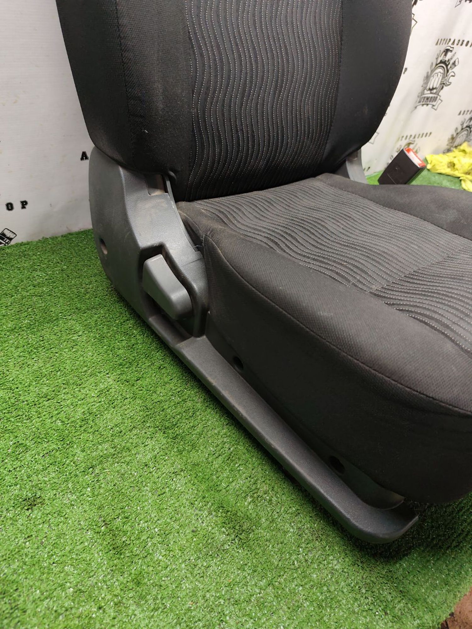 https://ycs.partsauto.market/partsauto-images/thmbs/userImages/cca1856e256b5441544f9aba03b424a6/part/98c65fd5-ef72-4015-8842-78d47906cc99_1781001753620.jpg