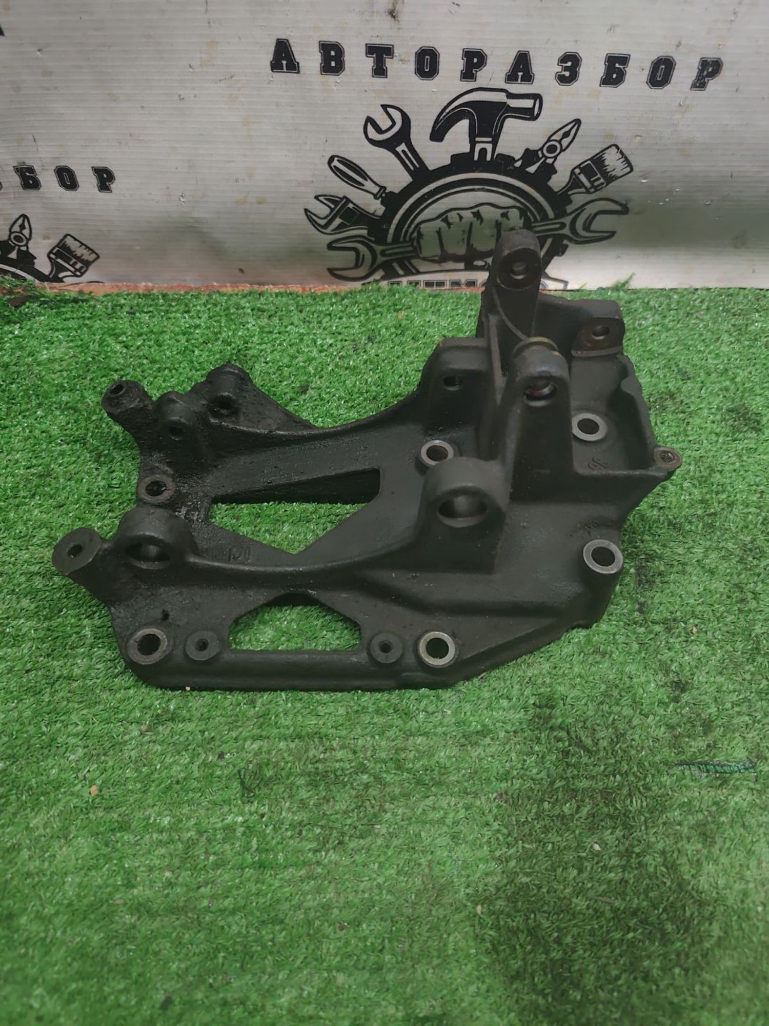 https://ycs.partsauto.market/partsauto-images/thmbs/userImages/cca1856e256b5441544f9aba03b424a6/part/9945f08d-a87e-4ad3-84e0-de3122507894_1777805707346.jpg