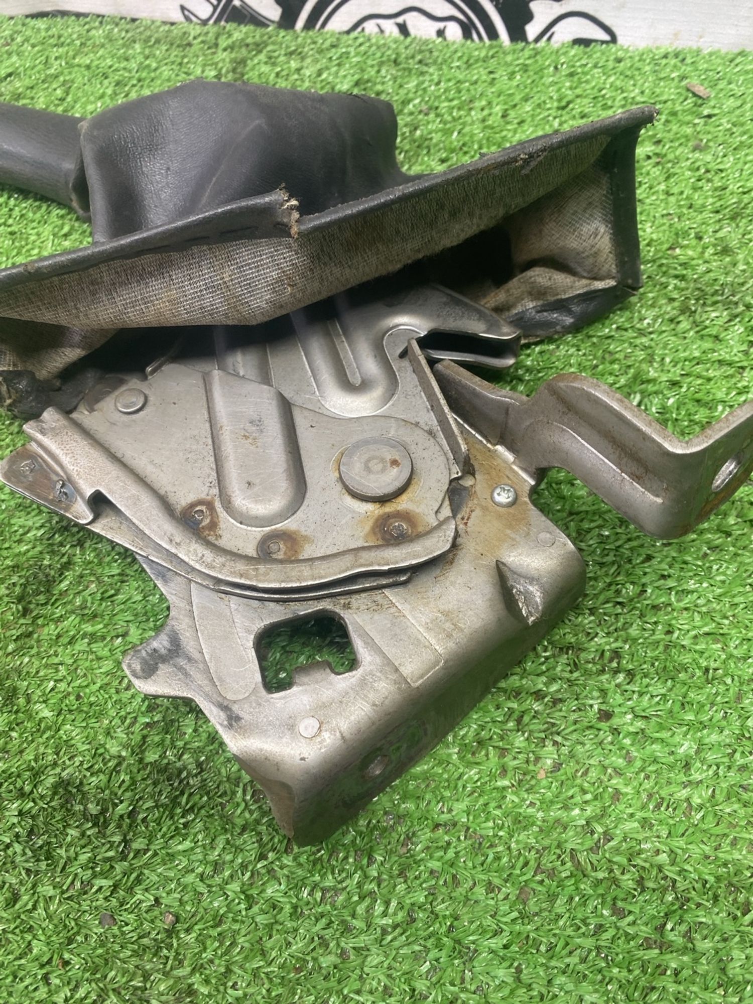 https://ycs.partsauto.market/partsauto-images/thmbs/userImages/cca1856e256b5441544f9aba03b424a6/part/994f73c2-b276-49b1-86e6-bd1d9c240d8a_1779092291358.jpg