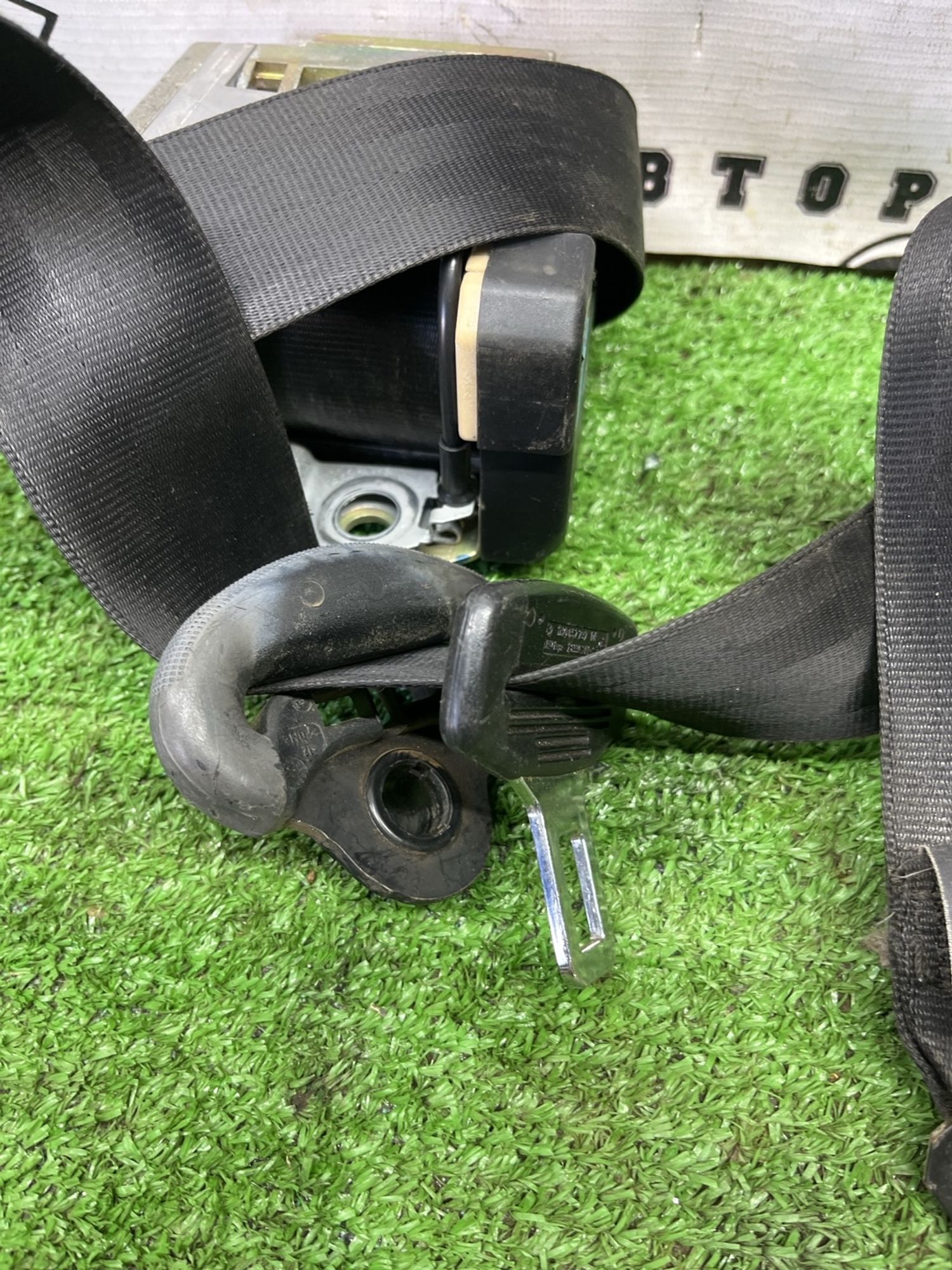 https://ycs.partsauto.market/partsauto-images/thmbs/userImages/cca1856e256b5441544f9aba03b424a6/part/99883e74-a849-45a5-a37e-b3aefd953b07_1777191492147.jpg