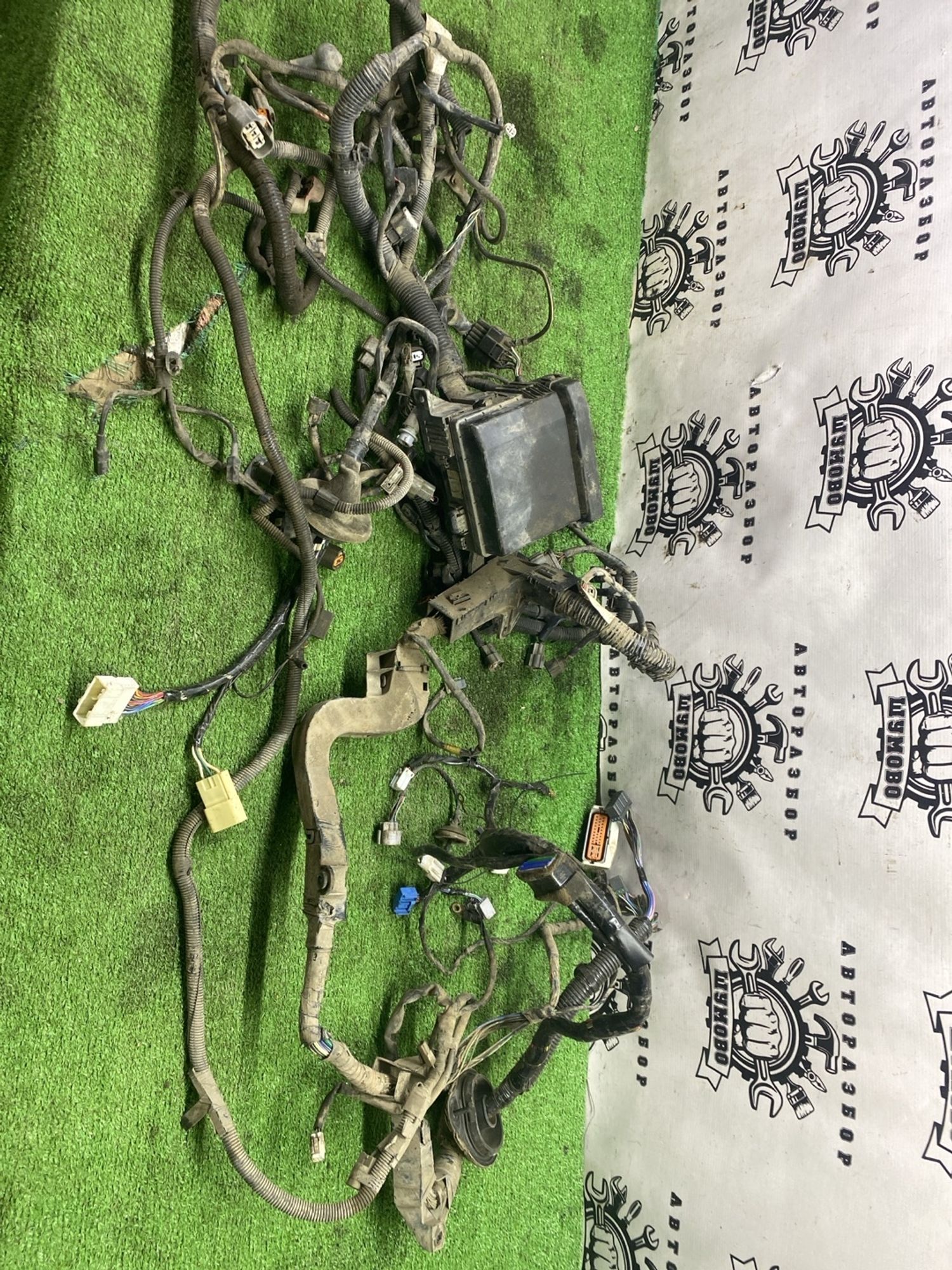 https://ycs.partsauto.market/partsauto-images/thmbs/userImages/cca1856e256b5441544f9aba03b424a6/part/9c00b4f7-45f2-4397-a294-27328a13be90_1780216794249.jpg