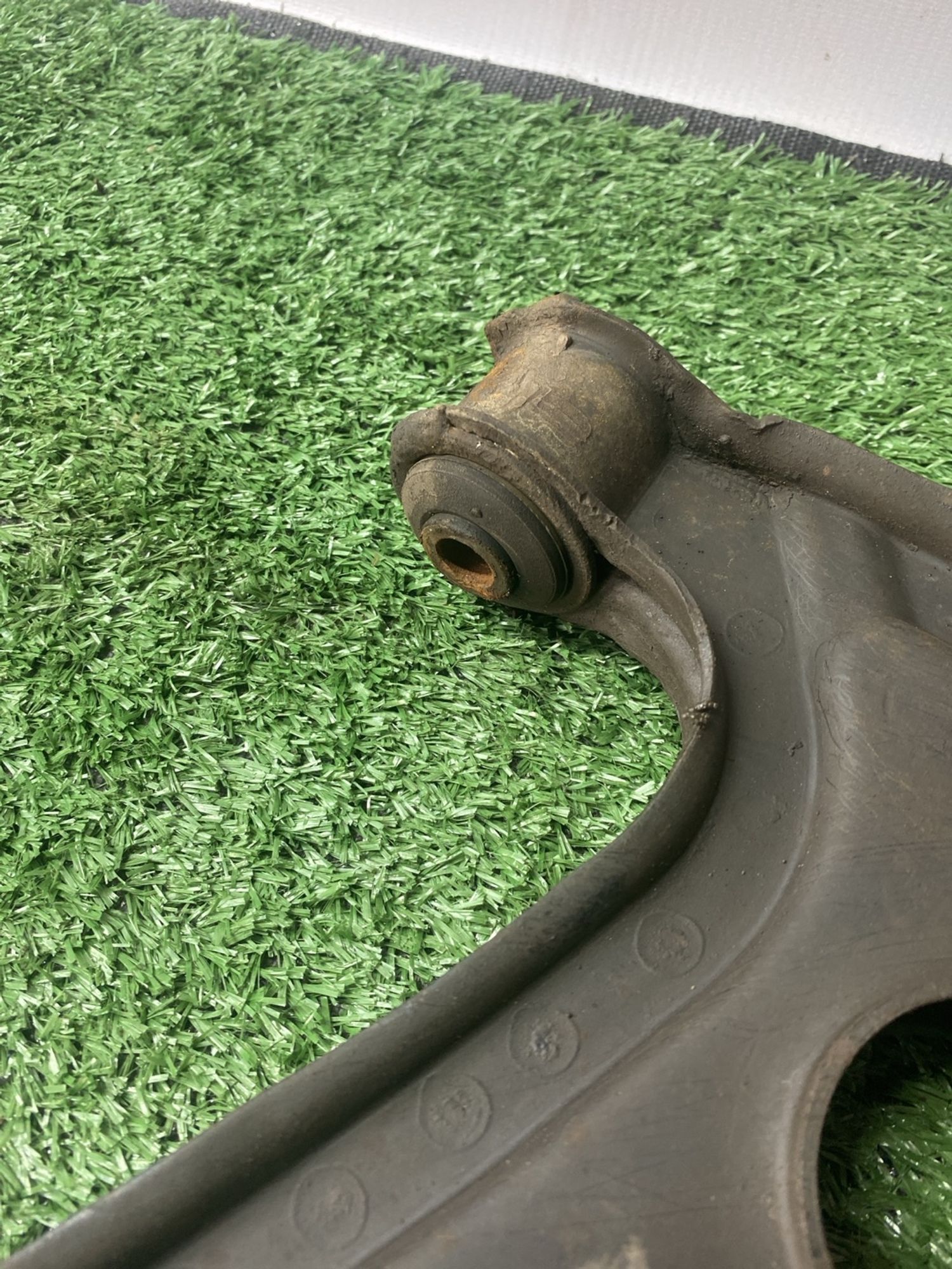 https://ycs.partsauto.market/partsauto-images/thmbs/userImages/cca1856e256b5441544f9aba03b424a6/part/9c880946-66bf-4e16-a042-b1724432e032_1781074977514.jpg