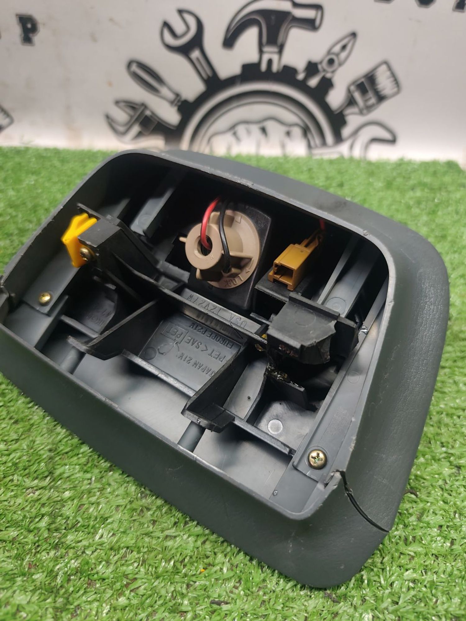 https://ycs.partsauto.market/partsauto-images/thmbs/userImages/cca1856e256b5441544f9aba03b424a6/part/9e5200cf-9e78-4740-871a-d444c3e05daa_1789470974568.jpg