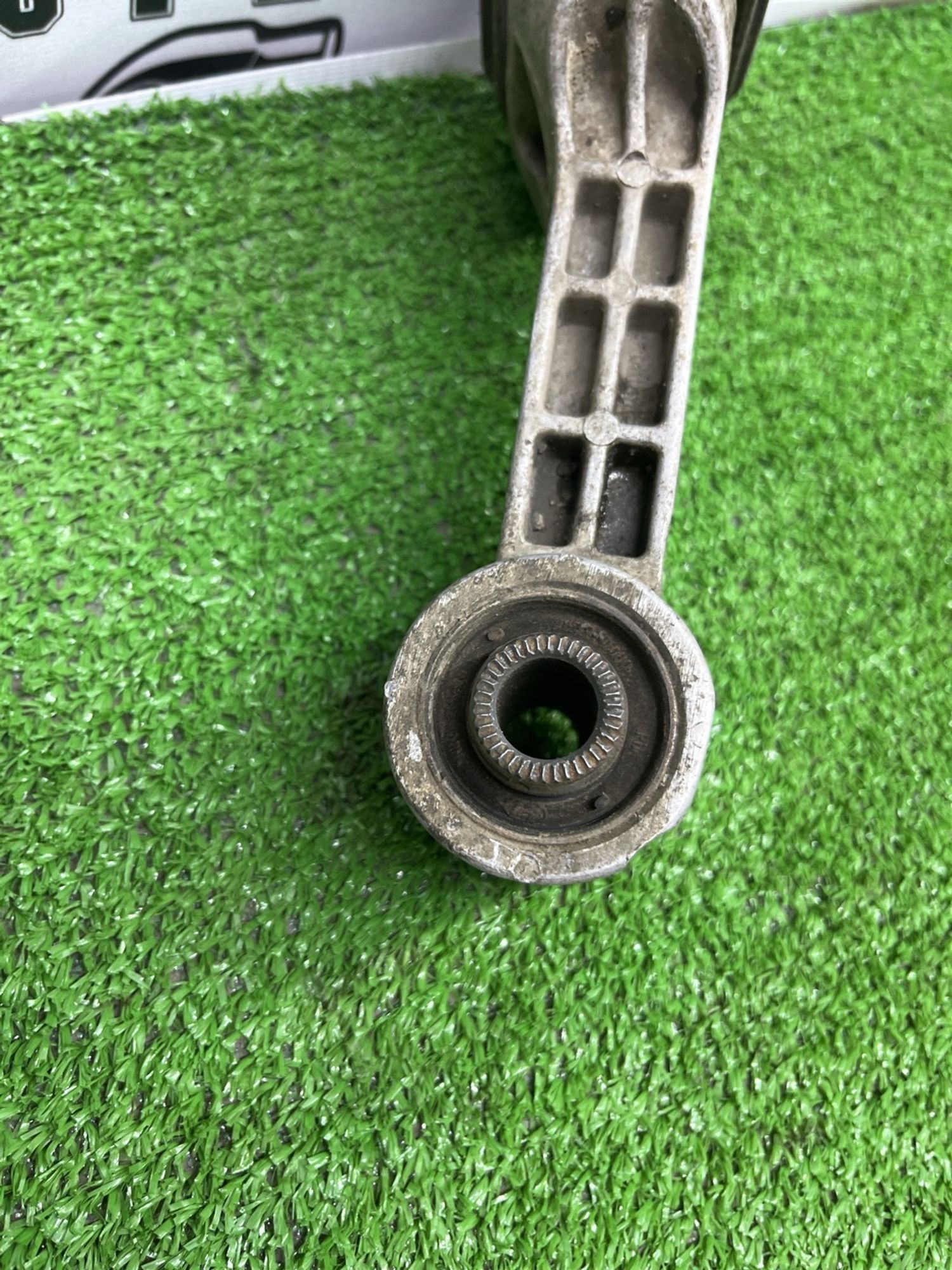 https://ycs.partsauto.market/partsauto-images/thmbs/userImages/cca1856e256b5441544f9aba03b424a6/part/9f44694c-092c-4630-857e-d57ca81667c7_1782551523527.jpg