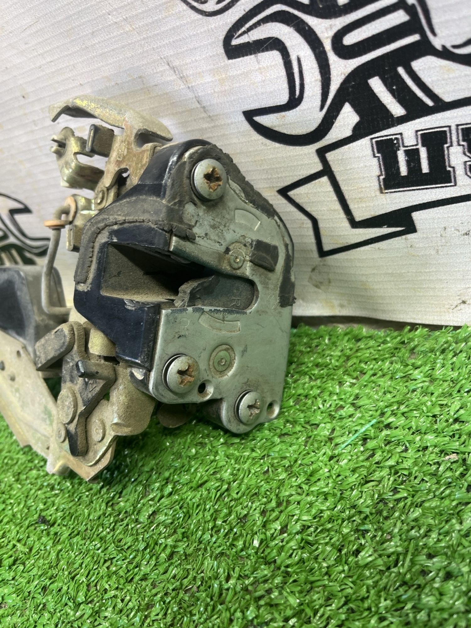 https://ycs.partsauto.market/partsauto-images/thmbs/userImages/cca1856e256b5441544f9aba03b424a6/part/a119a86d-595a-4f11-aca6-d6e9630c57a1_1774344624633.jpg