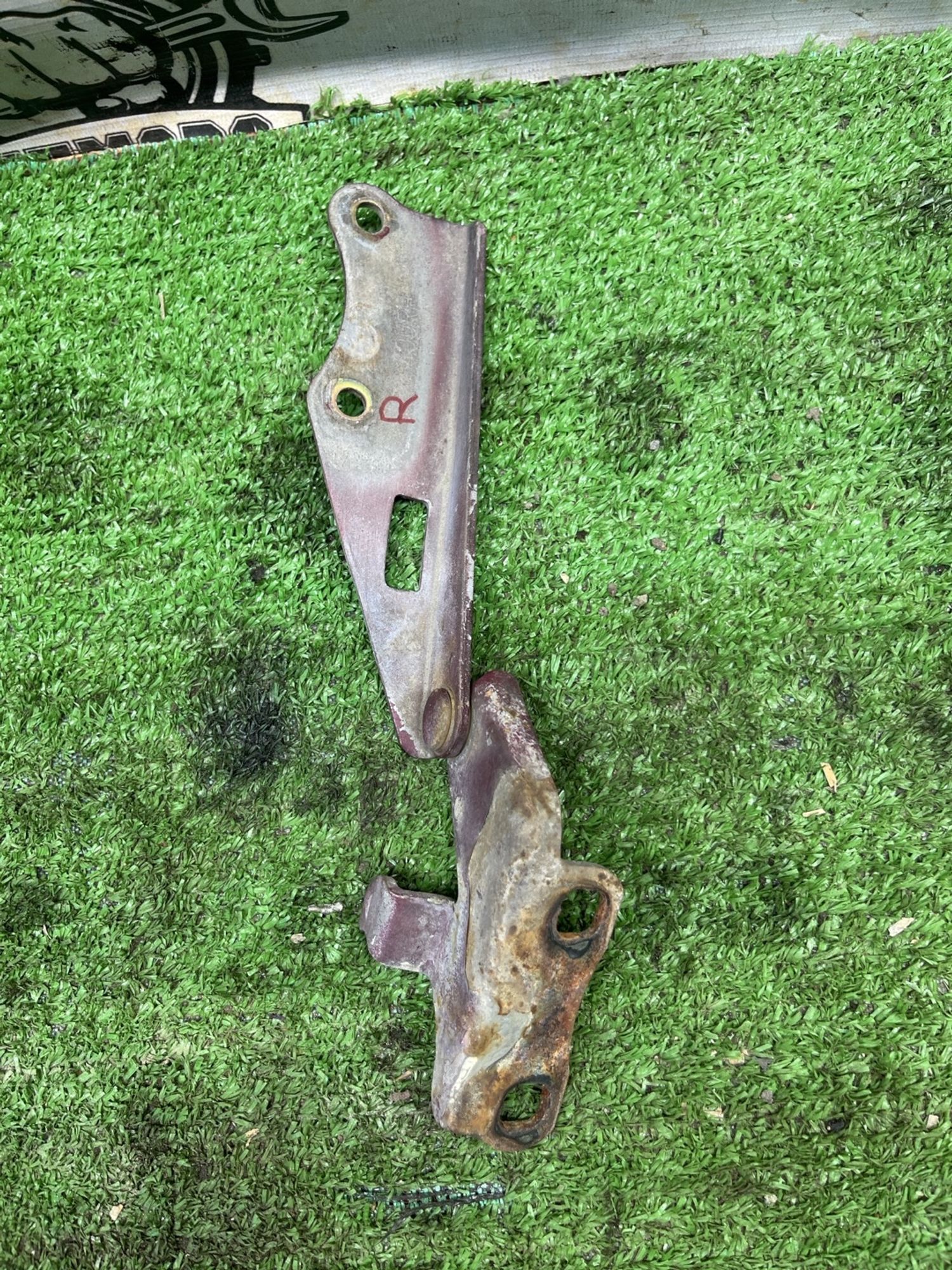 https://ycs.partsauto.market/partsauto-images/thmbs/userImages/cca1856e256b5441544f9aba03b424a6/part/a393b336-706e-40dc-a198-bedea9bd7db0_1778141175876.jpg
