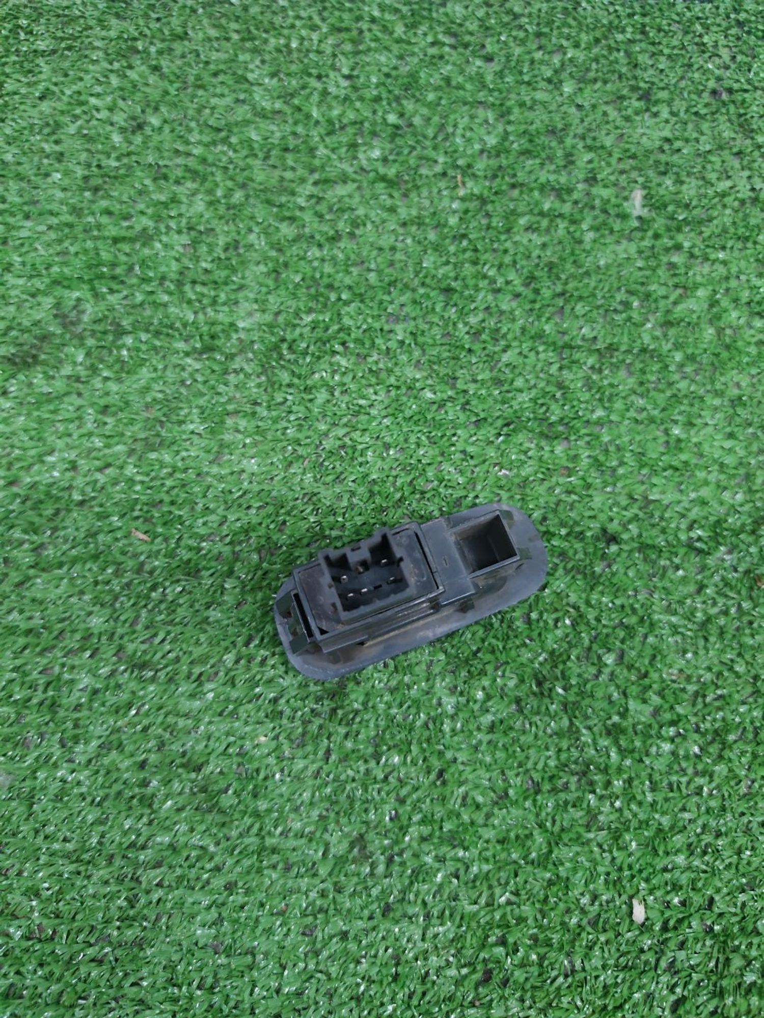 https://ycs.partsauto.market/partsauto-images/thmbs/userImages/cca1856e256b5441544f9aba03b424a6/part/a45cac3b-85d5-4e53-94ca-96ecea9ec417_1782034935494.jpg