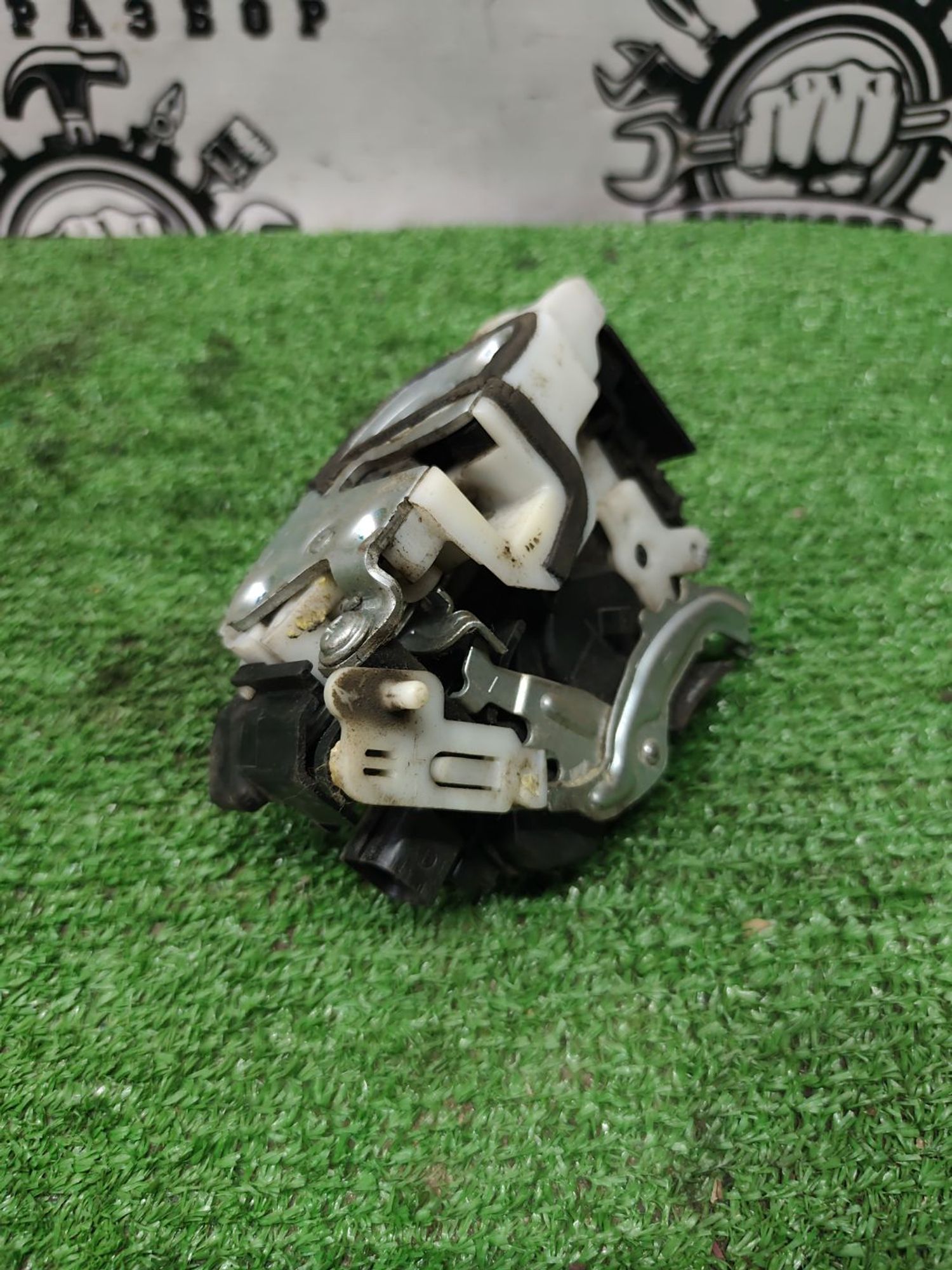 https://ycs.partsauto.market/partsauto-images/thmbs/userImages/cca1856e256b5441544f9aba03b424a6/part/a6e8f8fd-dbd5-4813-95fa-2ca4a241ee13_1779257351869.jpg