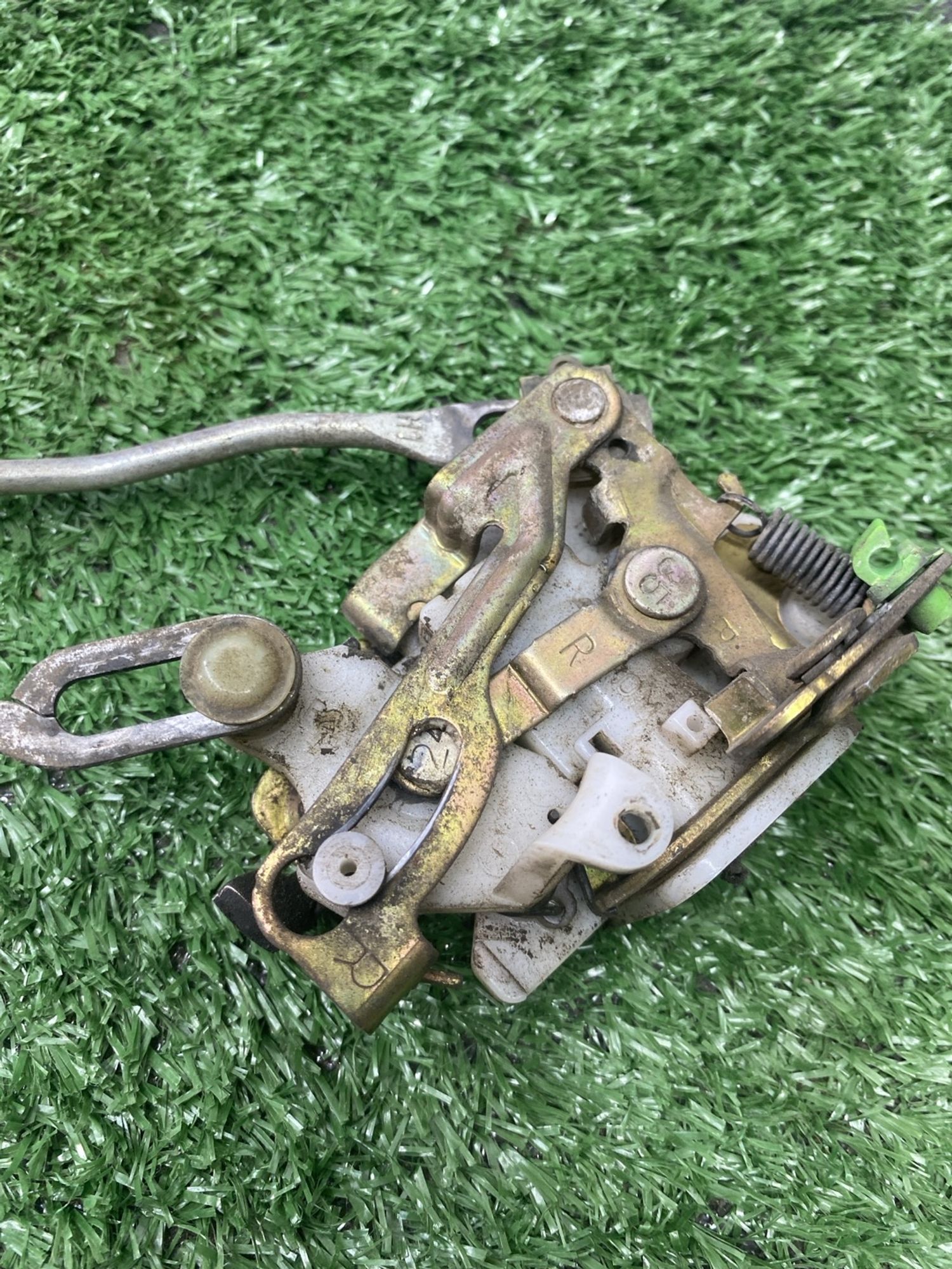 https://ycs.partsauto.market/partsauto-images/thmbs/userImages/cca1856e256b5441544f9aba03b424a6/part/a85b0601-ddc8-44ae-82bc-38478e828b4b_1782204683114.jpg
