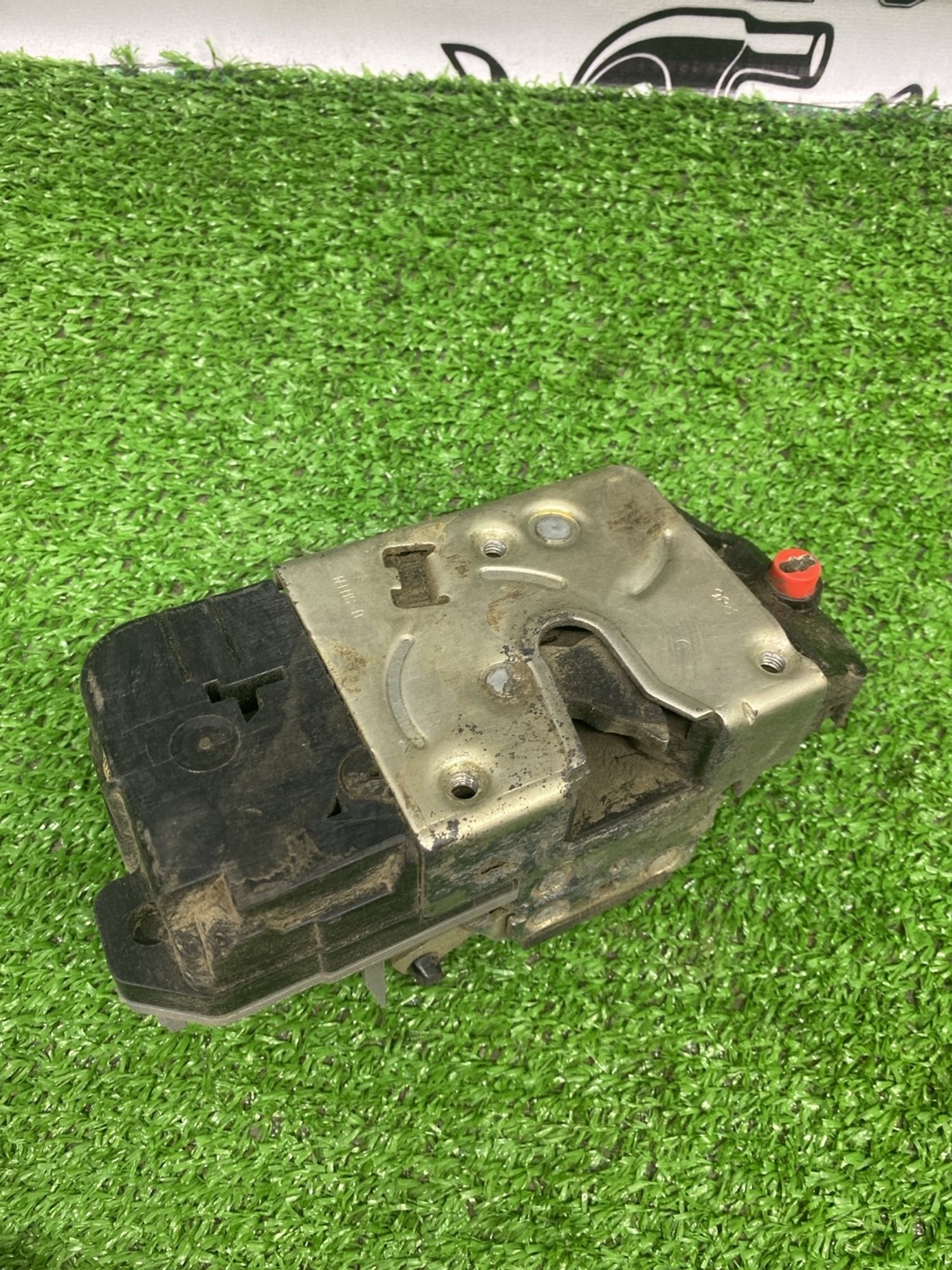 https://ycs.partsauto.market/partsauto-images/thmbs/userImages/cca1856e256b5441544f9aba03b424a6/part/a8acf90a-275e-4189-9773-5d3d47526183_1782988934765.jpg