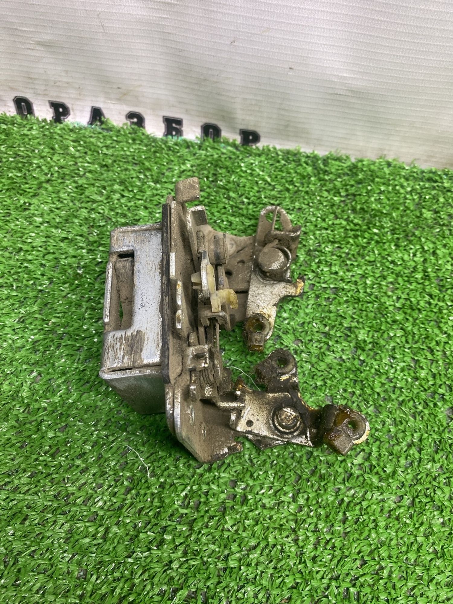 https://ycs.partsauto.market/partsauto-images/thmbs/userImages/cca1856e256b5441544f9aba03b424a6/part/aac82976-af30-4c7c-b89f-8b9fef91505b_1780465719588.jpg