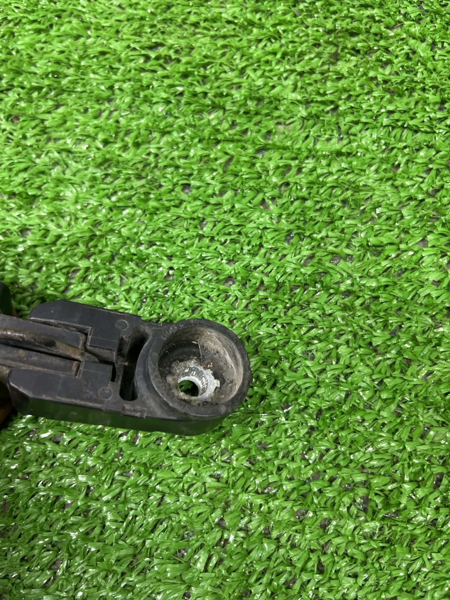 https://ycs.partsauto.market/partsauto-images/thmbs/userImages/cca1856e256b5441544f9aba03b424a6/part/acb89161-90e5-47de-901a-6b7ccd2845b0_1782571462739.jpg