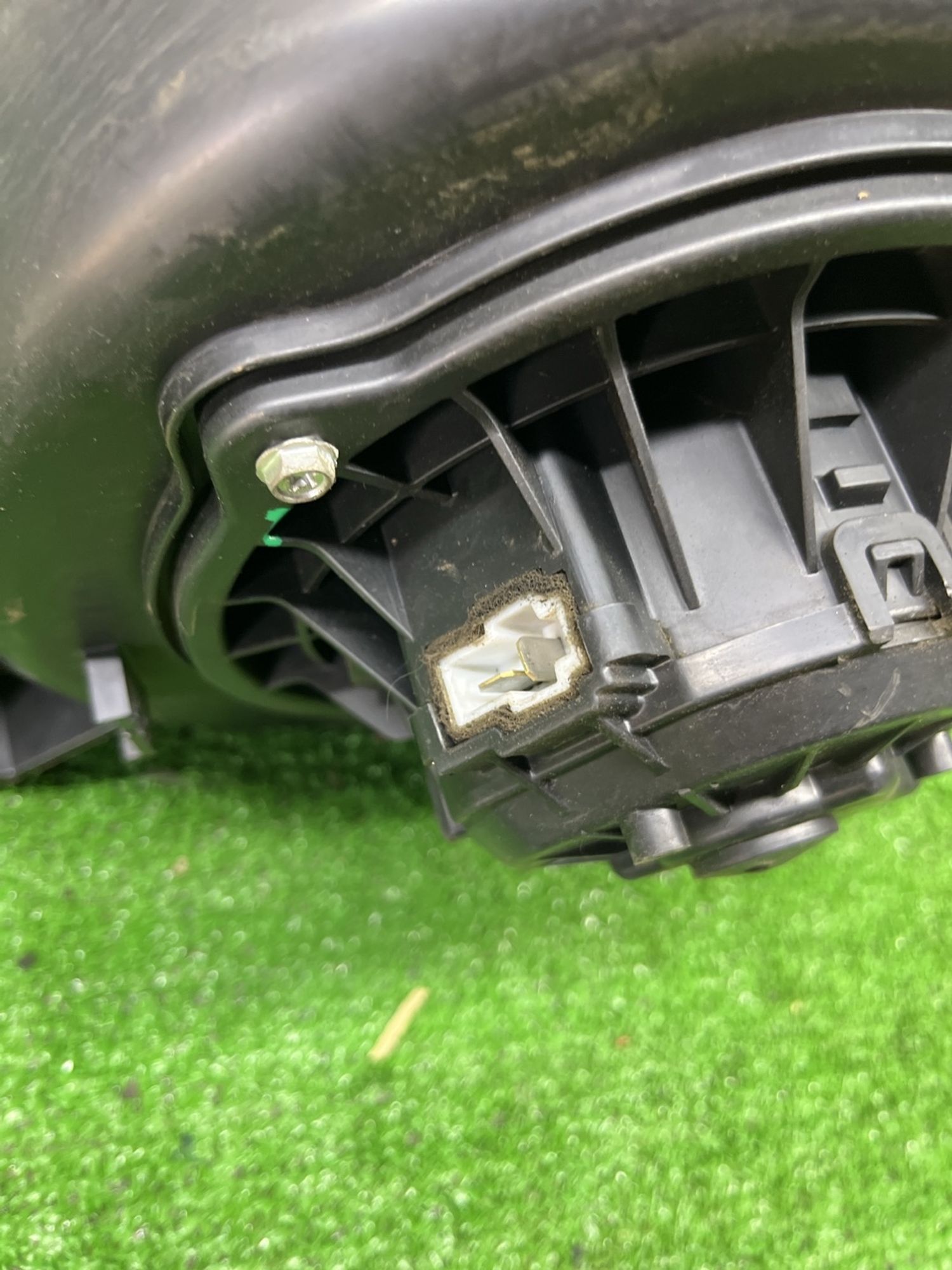 https://ycs.partsauto.market/partsauto-images/thmbs/userImages/cca1856e256b5441544f9aba03b424a6/part/ad36ec35-8d7d-4fa3-9e9f-2bb57a8709cd_1783329291207.jpg