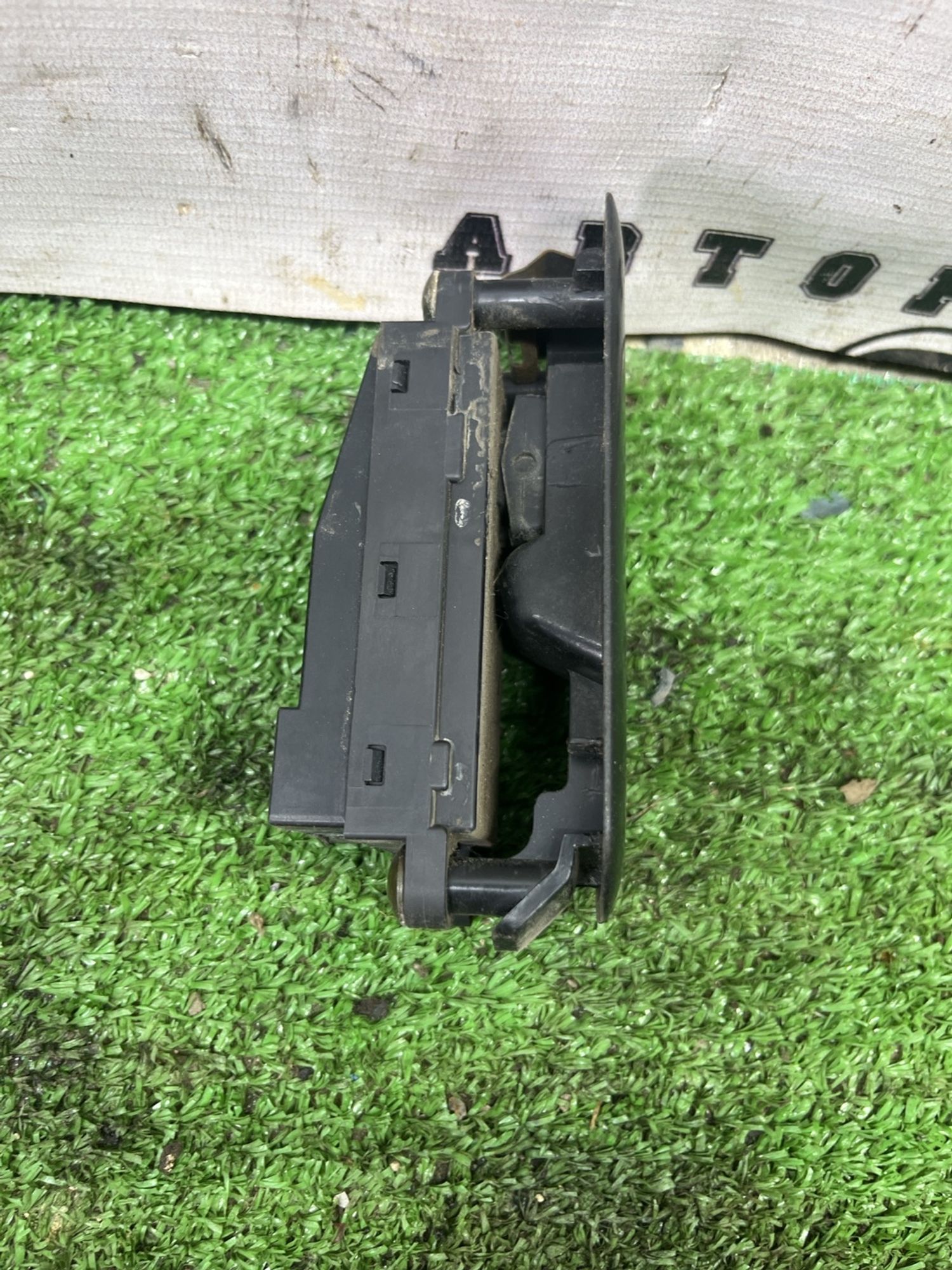 https://ycs.partsauto.market/partsauto-images/thmbs/userImages/cca1856e256b5441544f9aba03b424a6/part/b06100b1-d783-4b3b-8dce-afd3f235ae8c_1778233956236.jpg