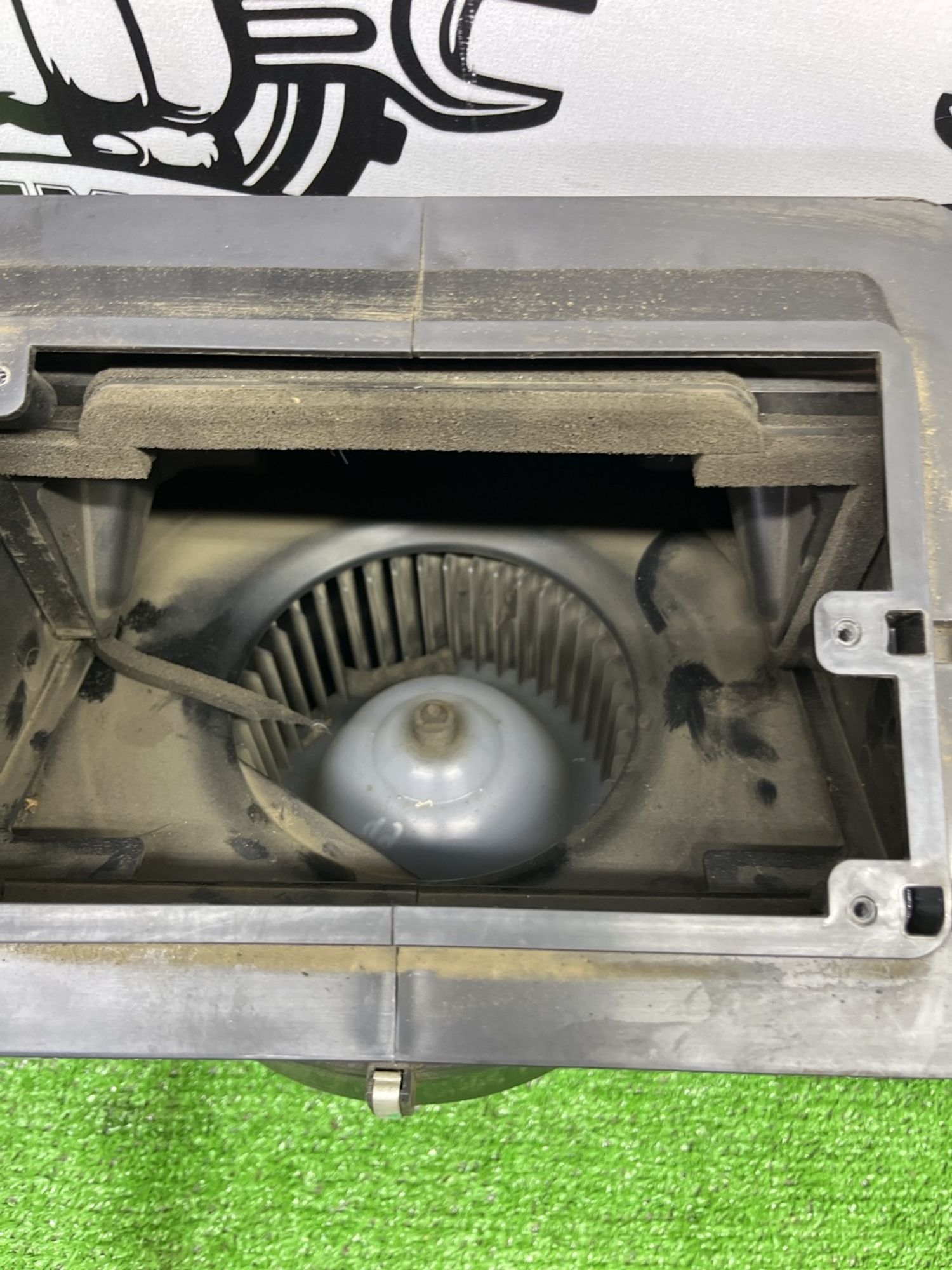 https://ycs.partsauto.market/partsauto-images/thmbs/userImages/cca1856e256b5441544f9aba03b424a6/part/b456e381-74dd-4f46-850b-979a691cfbc6_1783329287982.jpg