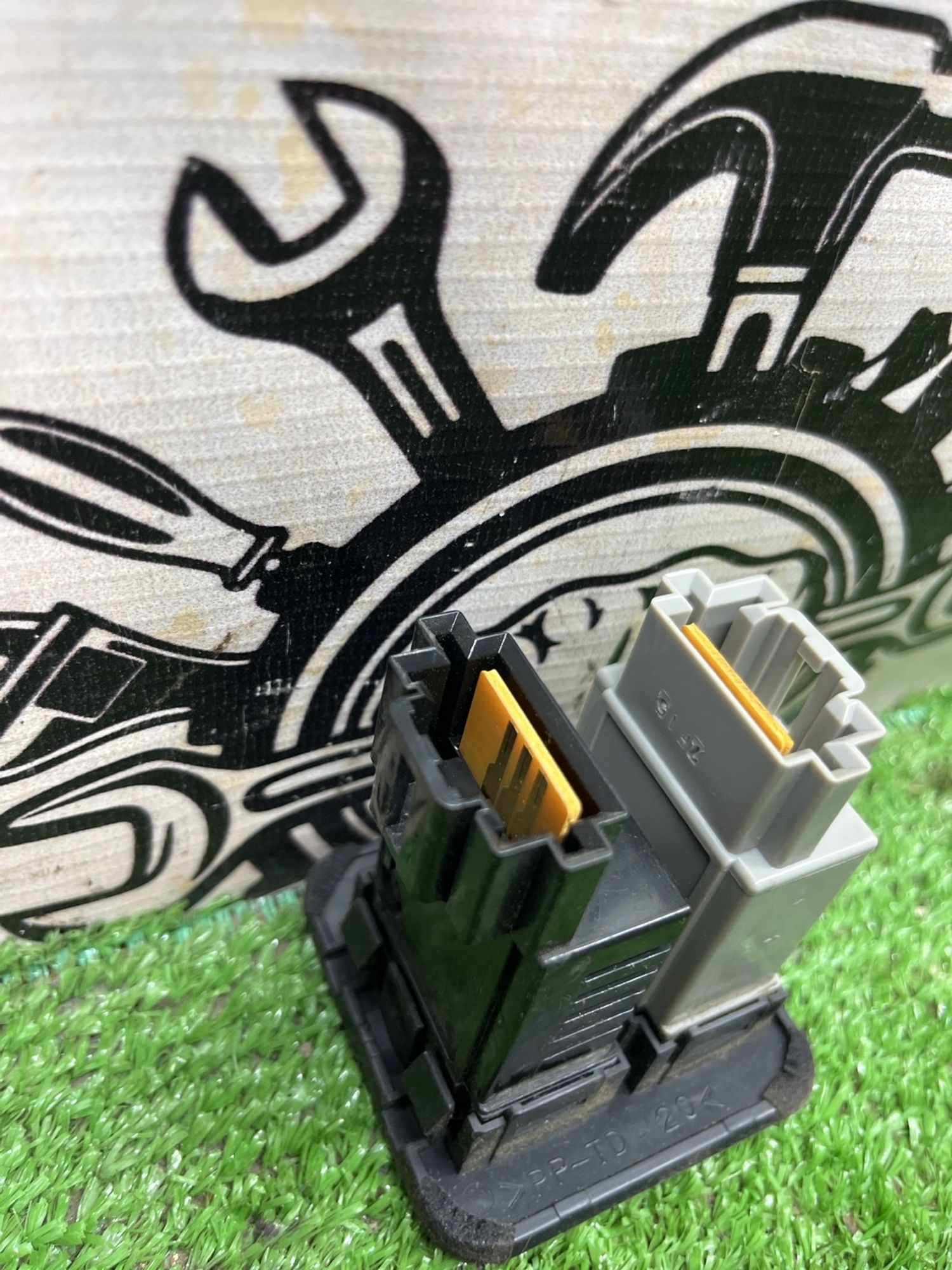 https://ycs.partsauto.market/partsauto-images/thmbs/userImages/cca1856e256b5441544f9aba03b424a6/part/b5b7814c-8036-48da-8f2b-ca03a2003232_1779524103406.jpg