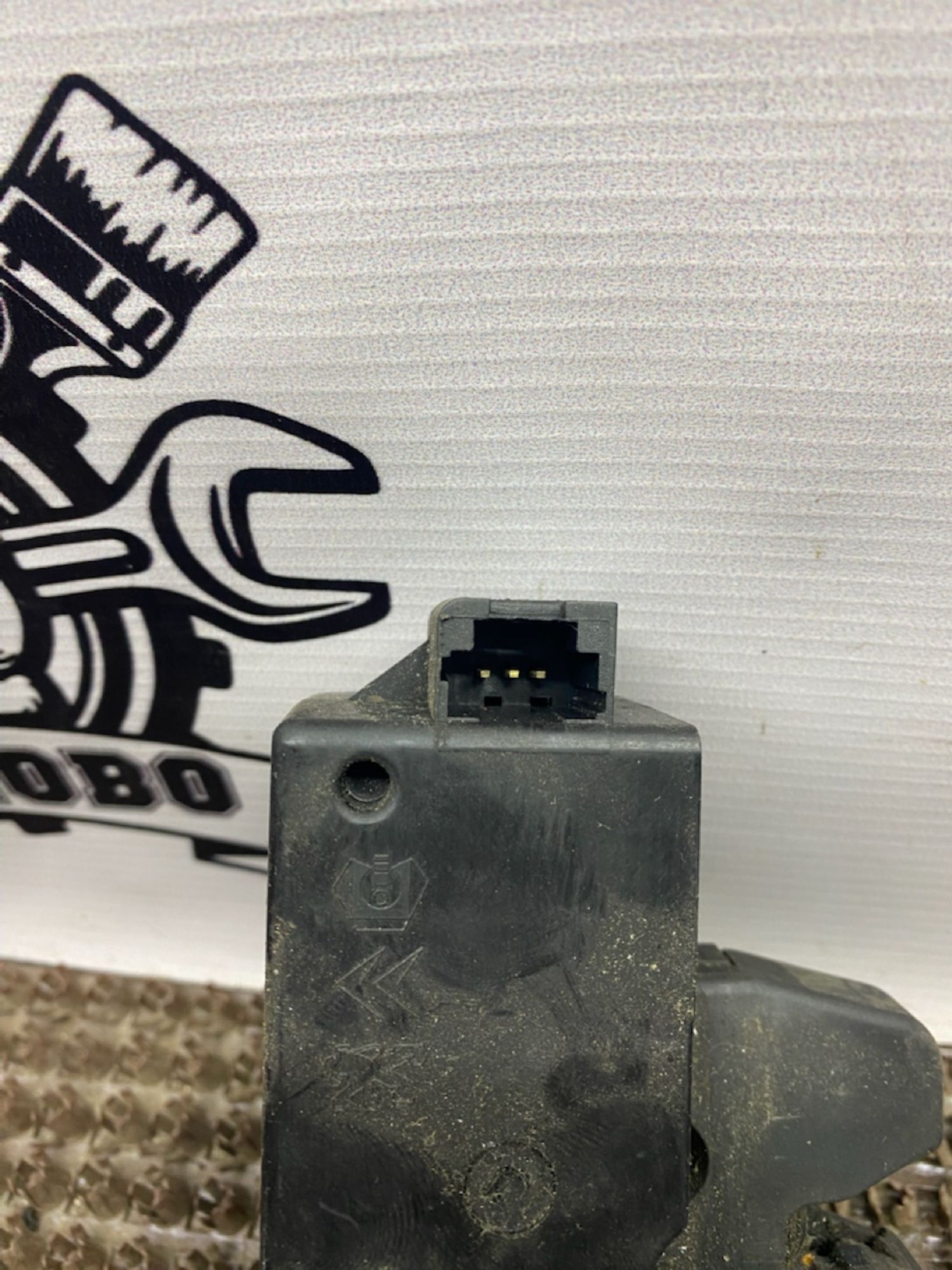 https://ycs.partsauto.market/partsauto-images/thmbs/userImages/cca1856e256b5441544f9aba03b424a6/part/b5e3d010-cd26-440f-9775-a01f0a82bdcb_1746992483835.jpg