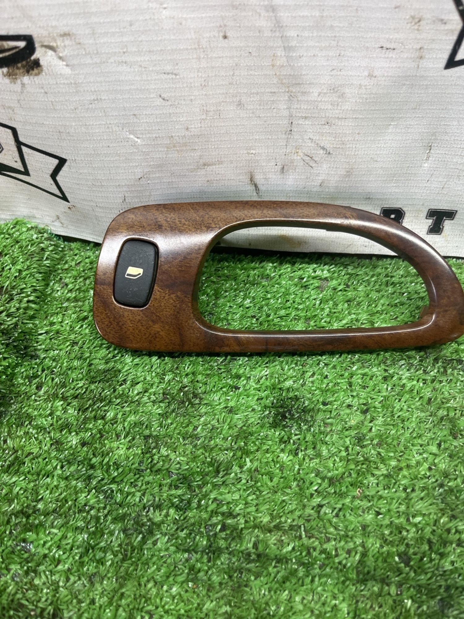 https://ycs.partsauto.market/partsauto-images/thmbs/userImages/cca1856e256b5441544f9aba03b424a6/part/b5eee19d-1ef7-4221-a74f-fbfd5c8d1e55_1777451586390.jpg