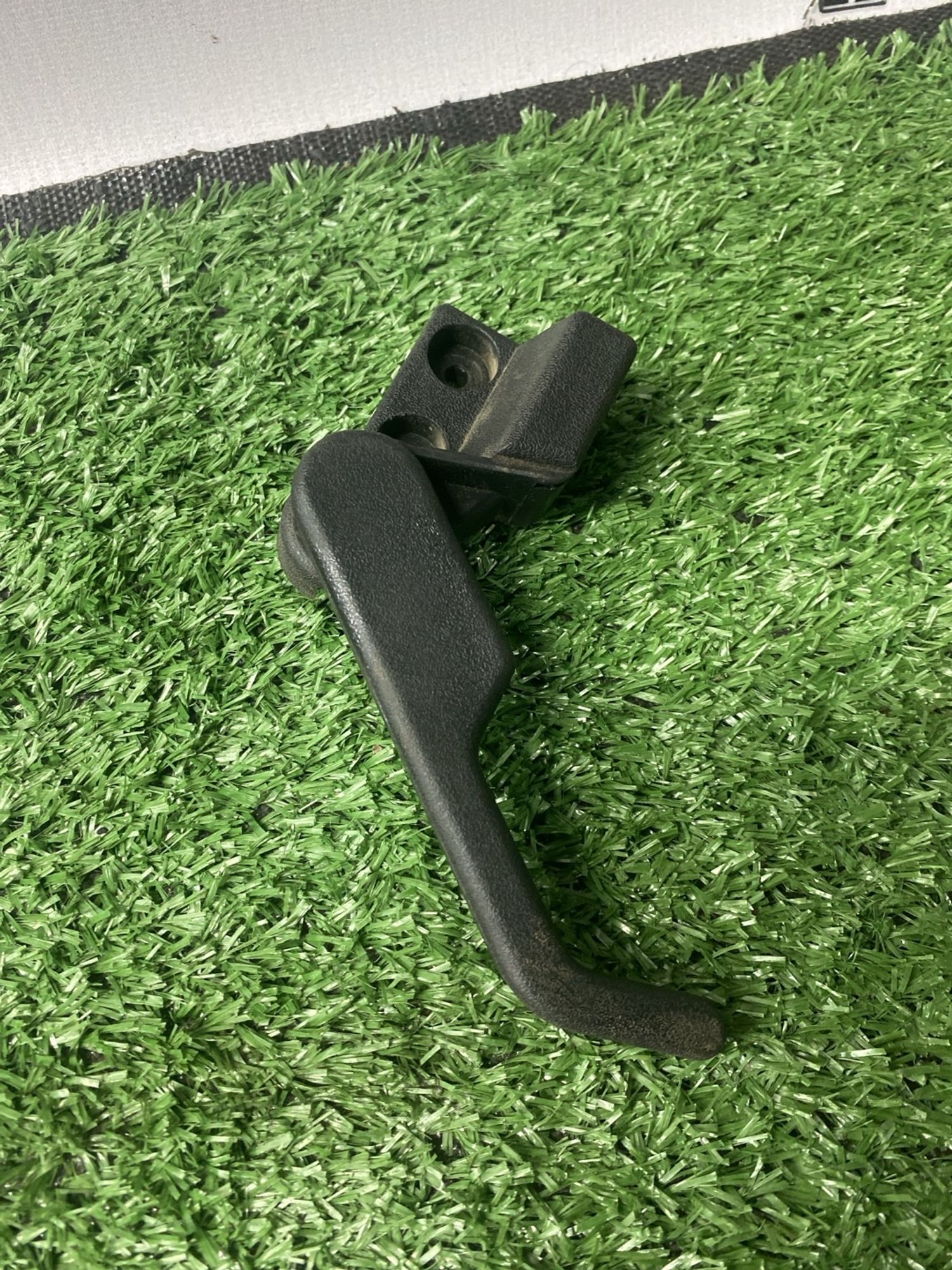 https://ycs.partsauto.market/partsauto-images/thmbs/userImages/cca1856e256b5441544f9aba03b424a6/part/b77d8eba-8693-4fc0-84c9-3bd4f3f2a628_1781087878004.jpg