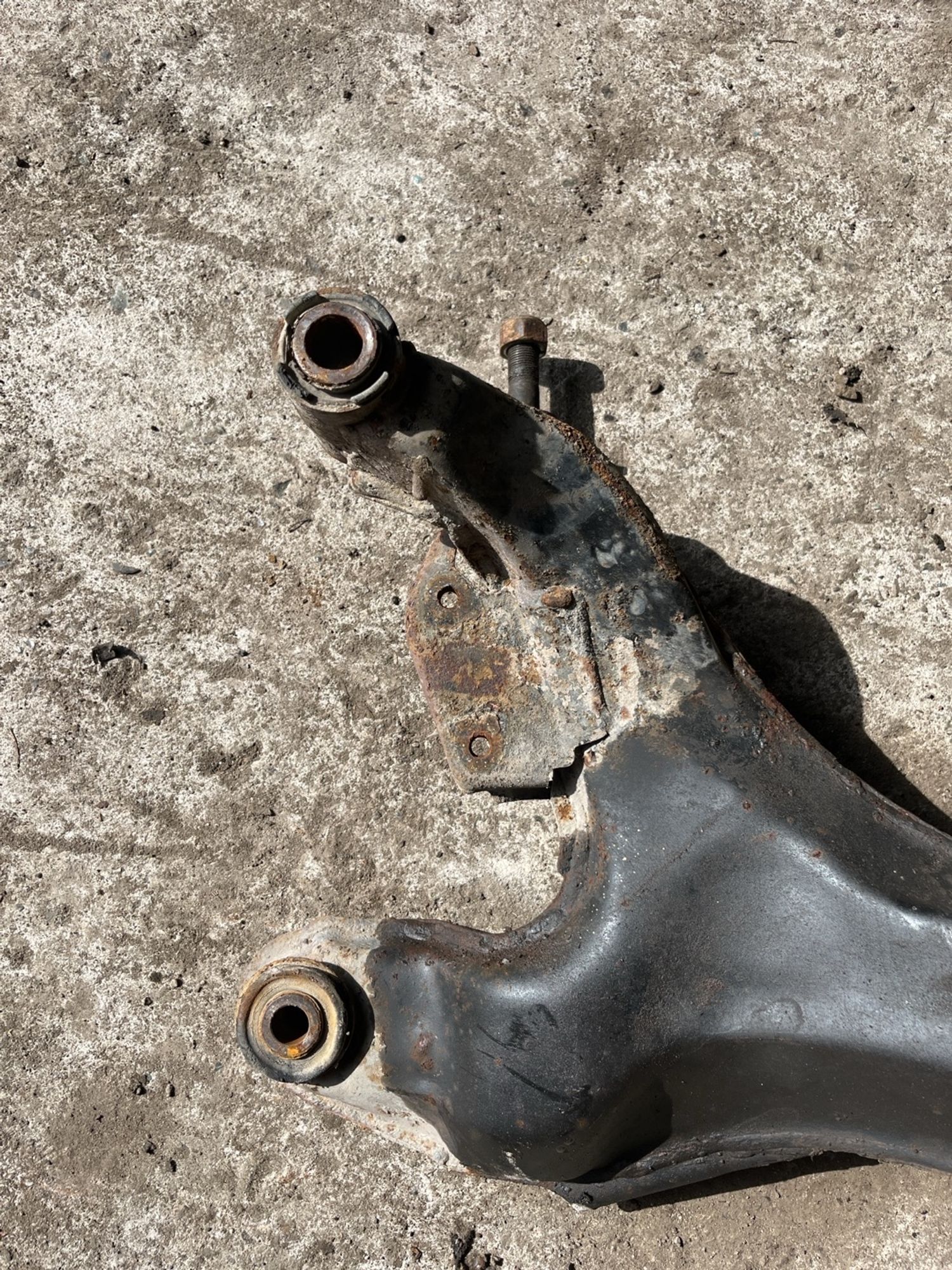 https://ycs.partsauto.market/partsauto-images/thmbs/userImages/cca1856e256b5441544f9aba03b424a6/part/b8015344-c5a3-480b-a428-f86be969f5c9_1778734850969.jpg