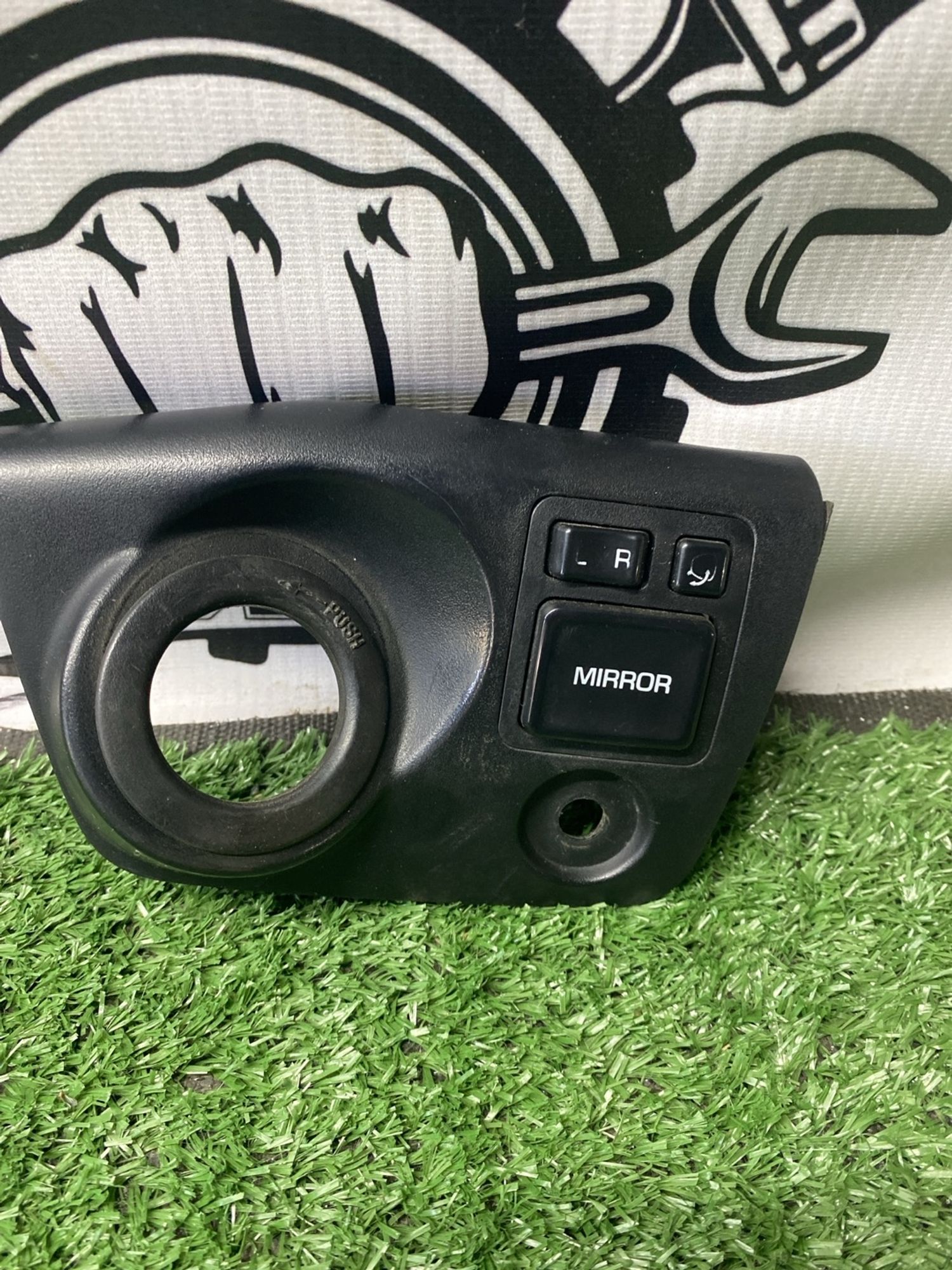 https://ycs.partsauto.market/partsauto-images/thmbs/userImages/cca1856e256b5441544f9aba03b424a6/part/b82b2de4-d13a-45b8-aba6-982f1f207dd4_1786102289119.jpg