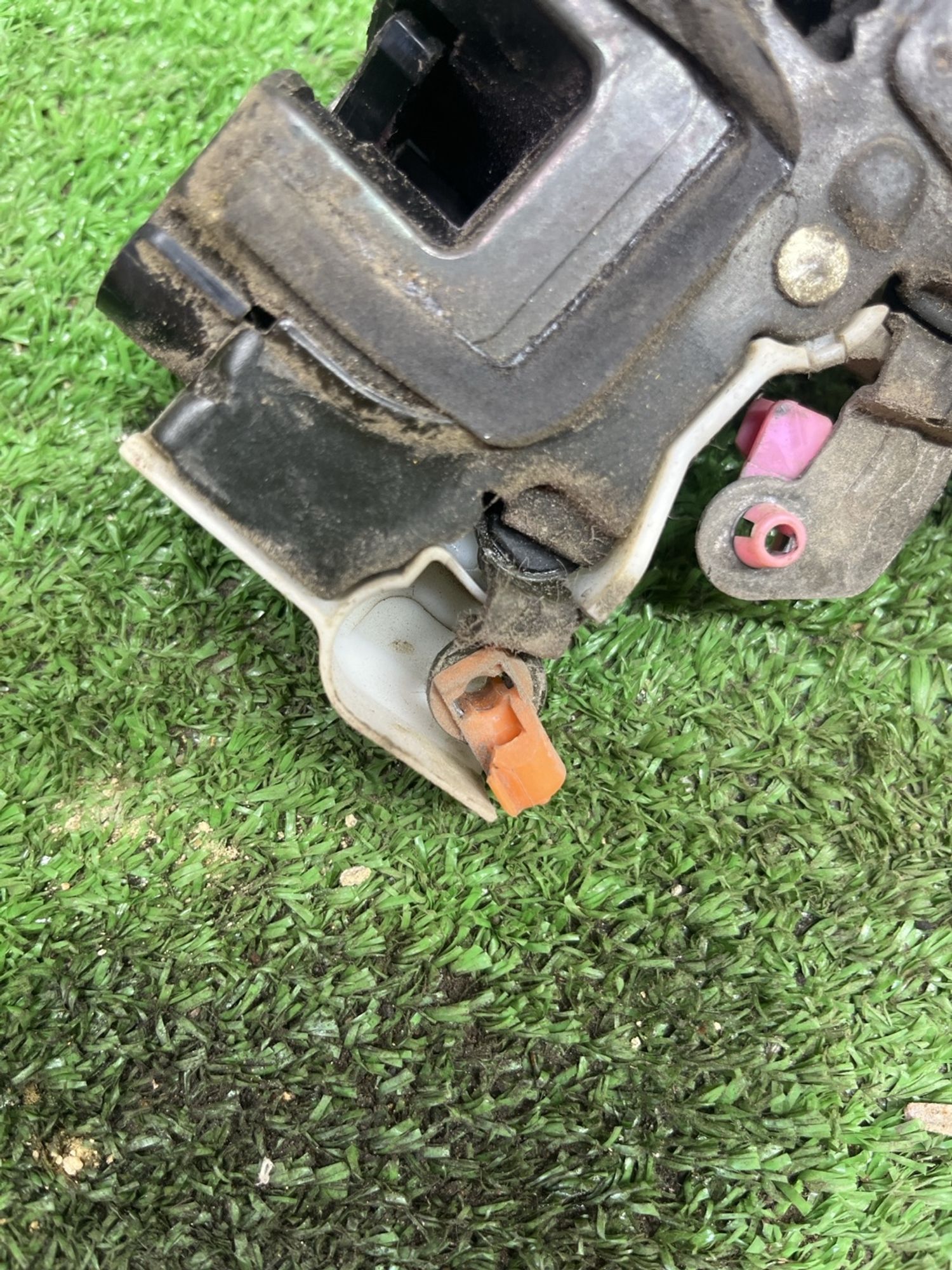 https://ycs.partsauto.market/partsauto-images/thmbs/userImages/cca1856e256b5441544f9aba03b424a6/part/b8c00f18-853c-439b-b4bc-96731fa68323_1778304069583.jpg
