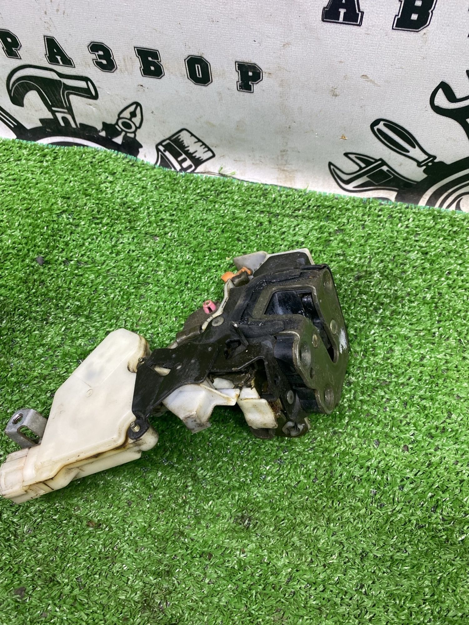 https://ycs.partsauto.market/partsauto-images/thmbs/userImages/cca1856e256b5441544f9aba03b424a6/part/ba215a91-14b8-4a4c-a4a3-6470dcde1329_1789377368121.jpg