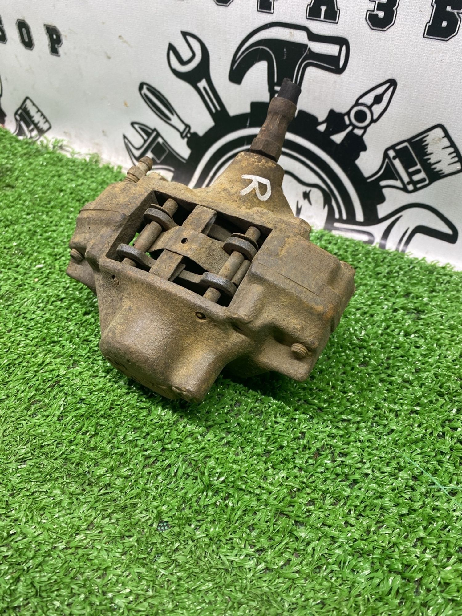 https://ycs.partsauto.market/partsauto-images/thmbs/userImages/cca1856e256b5441544f9aba03b424a6/part/bab22865-07f8-49d5-abb5-49f829db746d_1786961560206.jpg
