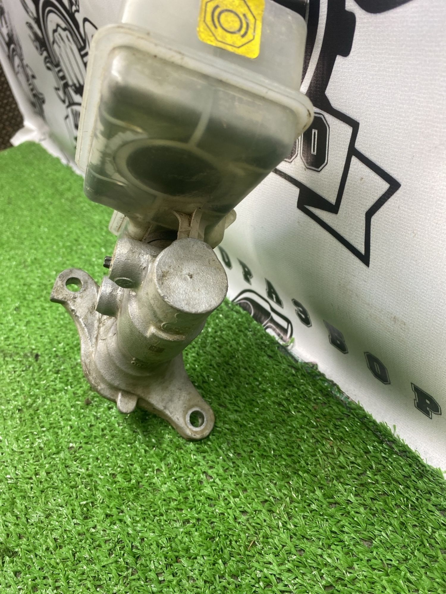 https://ycs.partsauto.market/partsauto-images/thmbs/userImages/cca1856e256b5441544f9aba03b424a6/part/bbce4943-0e7c-4822-8cb7-58ec605e8592_1783155358012.jpg