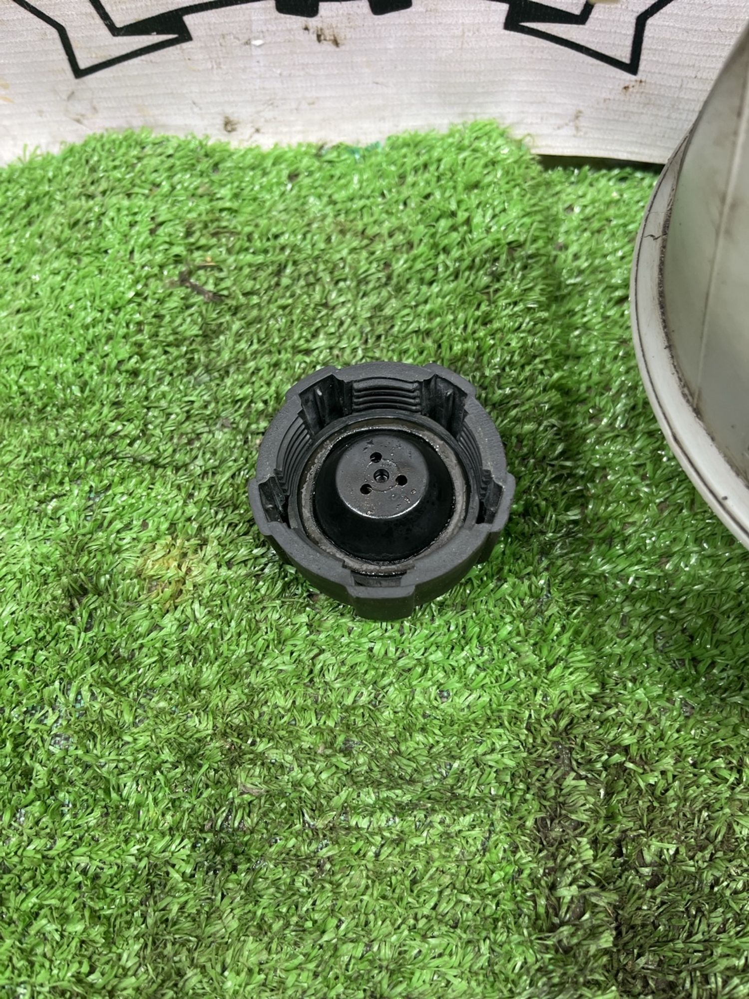 https://ycs.partsauto.market/partsauto-images/thmbs/userImages/cca1856e256b5441544f9aba03b424a6/part/bbfdc7cb-c0c2-44bb-a0da-2934aa5625ed_1777197437390.jpg