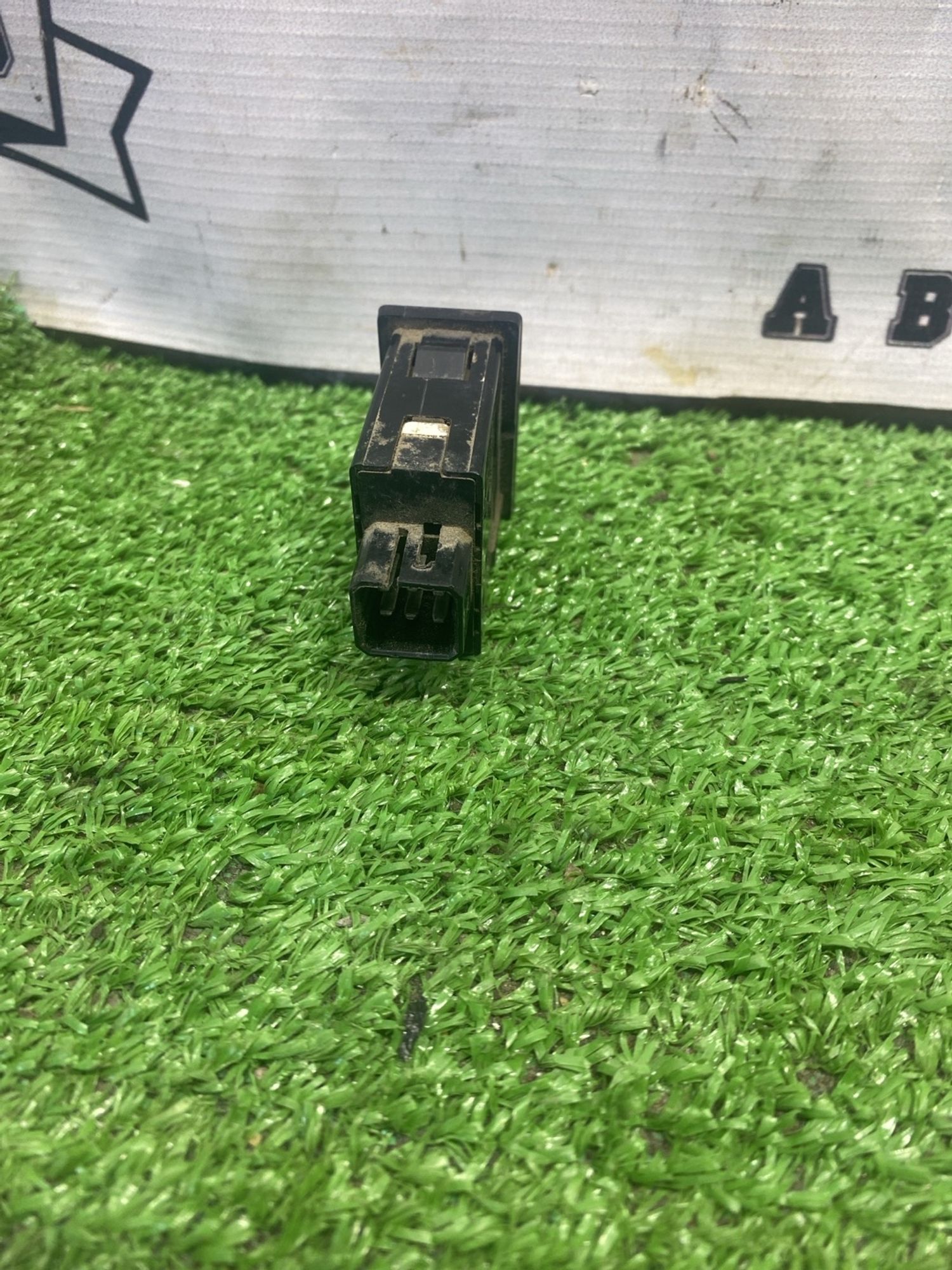 https://ycs.partsauto.market/partsauto-images/thmbs/userImages/cca1856e256b5441544f9aba03b424a6/part/bde71371-078c-4412-b697-fd75e4e98111_1775045574535.jpg