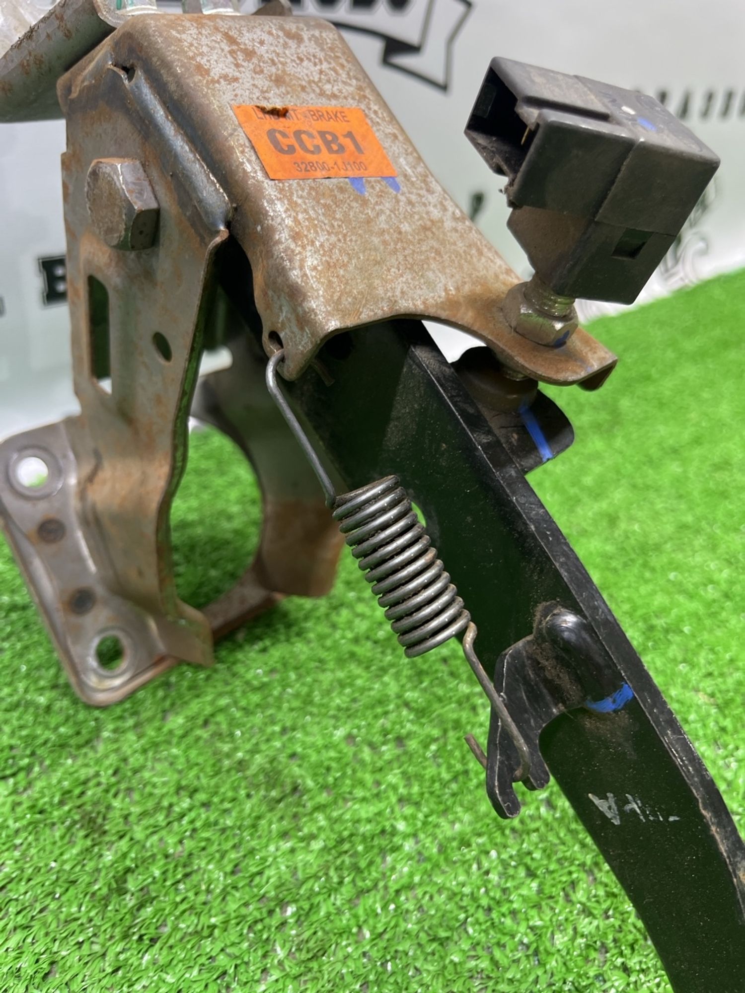 https://ycs.partsauto.market/partsauto-images/thmbs/userImages/cca1856e256b5441544f9aba03b424a6/part/c0a35164-9beb-48d2-85b4-5fcfa25178d0_1782800493495.jpg