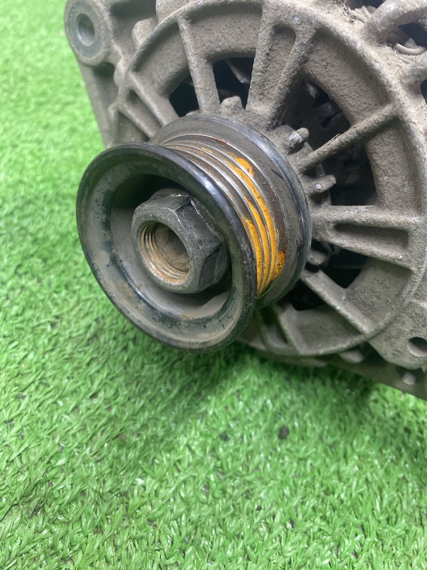 https://ycs.partsauto.market/partsauto-images/thmbs/userImages/cca1856e256b5441544f9aba03b424a6/part/c0c5811d-85b1-4c0b-987f-5a69941e6a24_1777276224982.jpg
