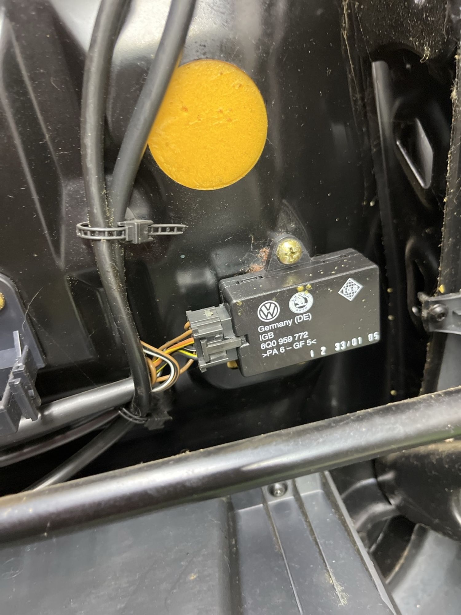 https://ycs.partsauto.market/partsauto-images/thmbs/userImages/cca1856e256b5441544f9aba03b424a6/part/c39521da-074b-400c-b32b-bcc2eba172d9_1777874635419.jpg