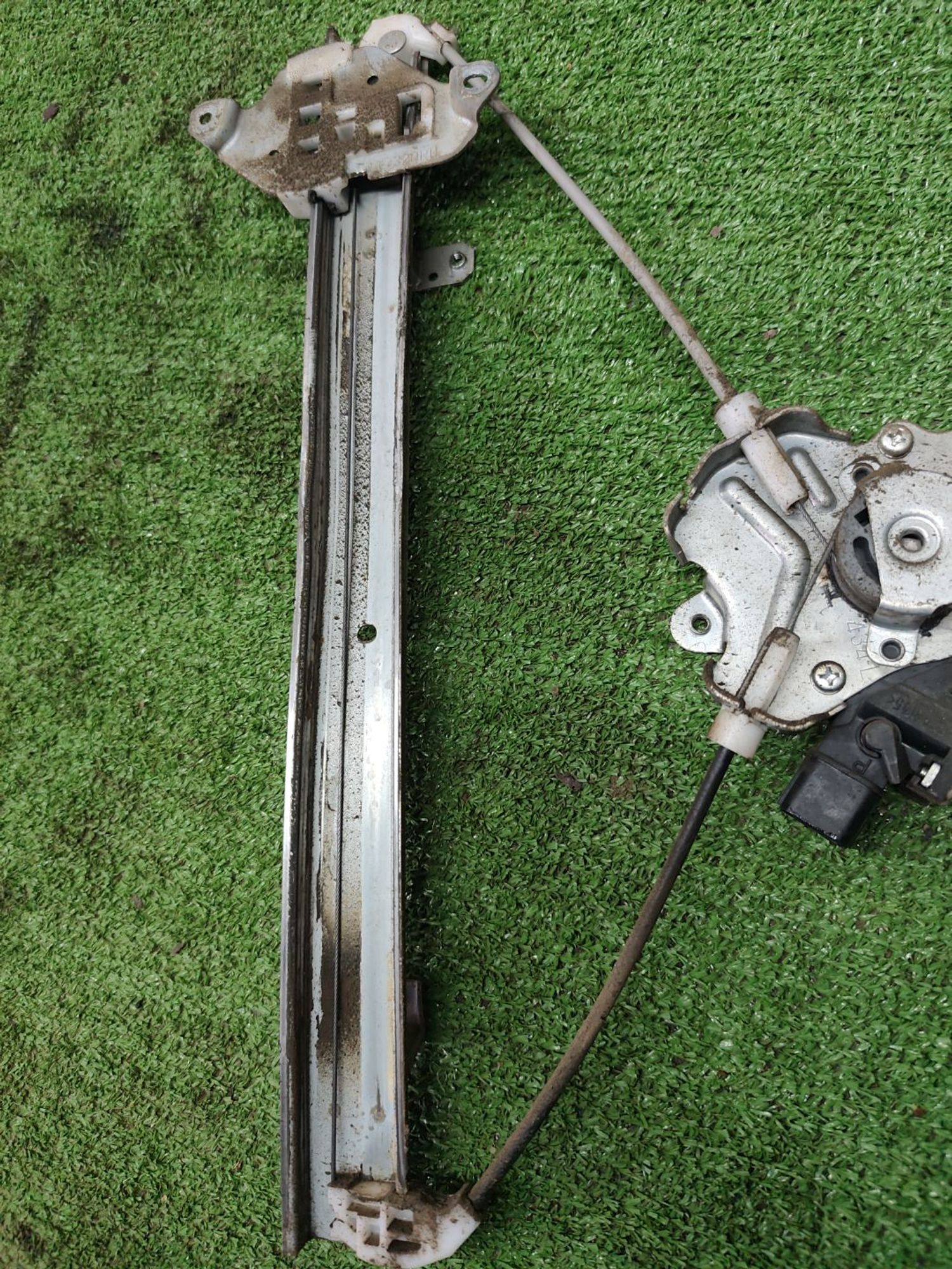 https://ycs.partsauto.market/partsauto-images/thmbs/userImages/cca1856e256b5441544f9aba03b424a6/part/c3e53655-073d-4430-ac3c-9903893bdc0f_1779263492871.jpg