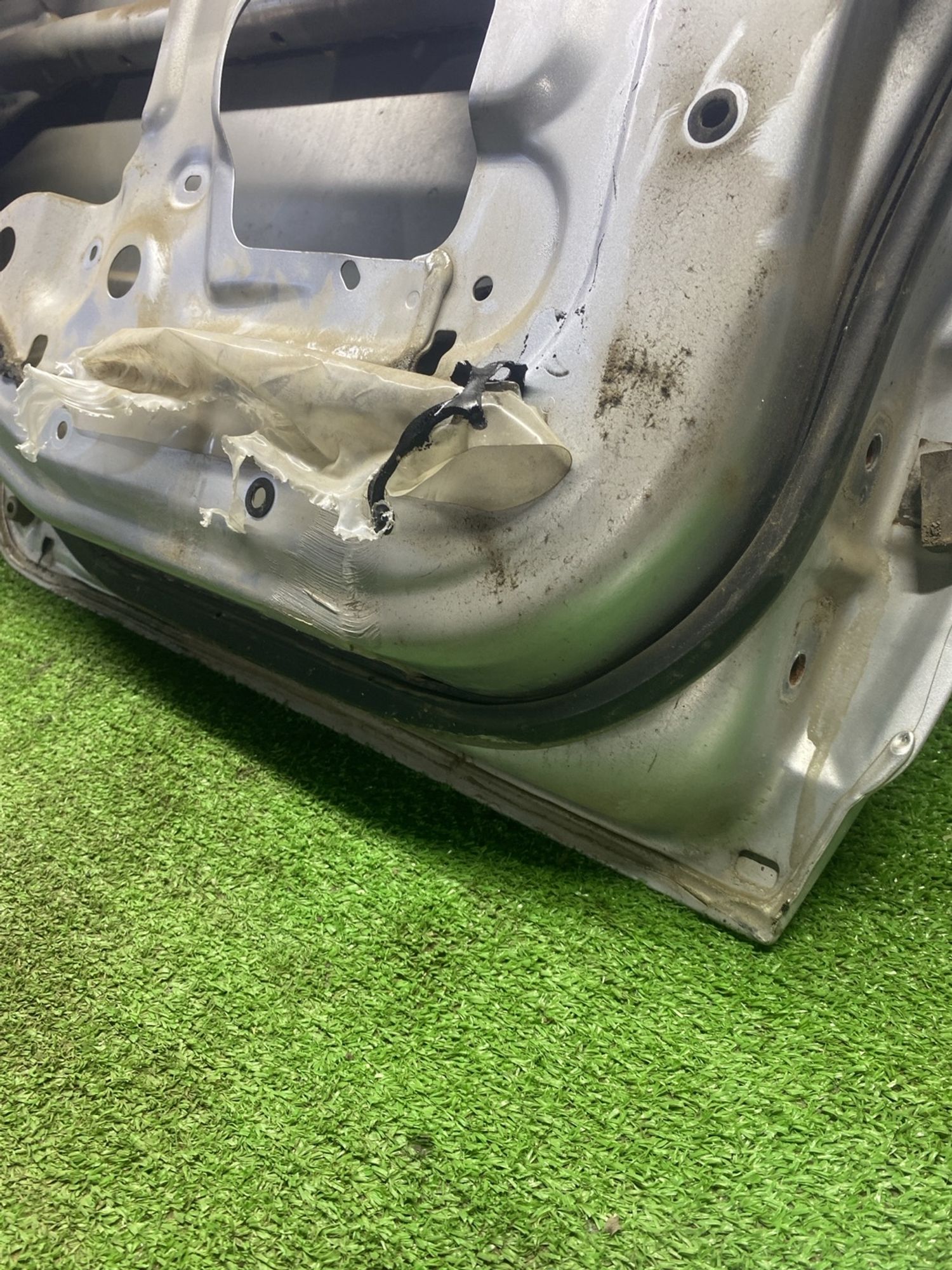 https://ycs.partsauto.market/partsauto-images/thmbs/userImages/cca1856e256b5441544f9aba03b424a6/part/c6e4bc7c-cd42-498d-9b2b-1d62c92b71bc_1779705495688.jpg