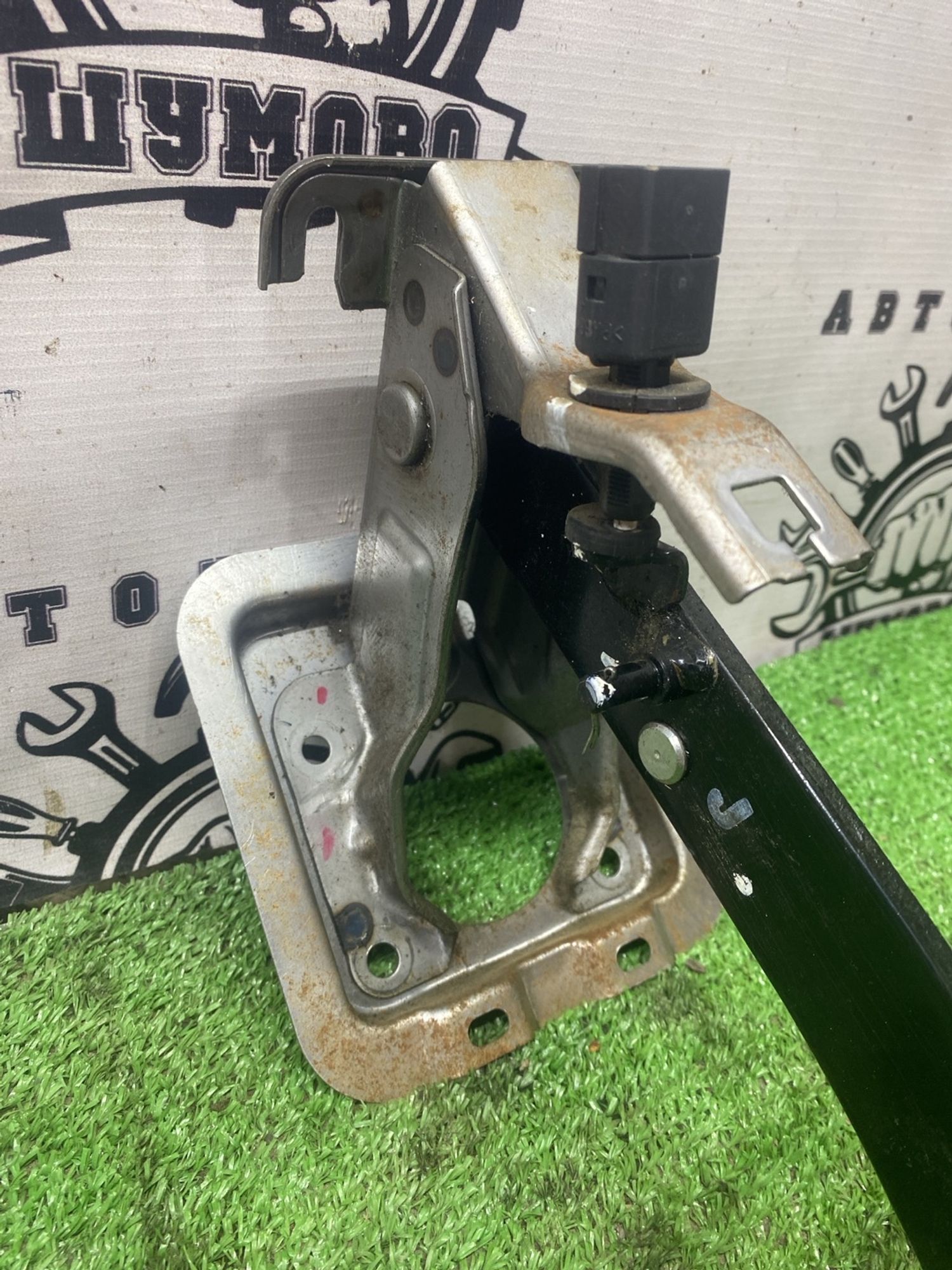 https://ycs.partsauto.market/partsauto-images/thmbs/userImages/cca1856e256b5441544f9aba03b424a6/part/c71be1fb-e7a9-47bd-a832-a3d91b107e7e_1779433948142.jpg